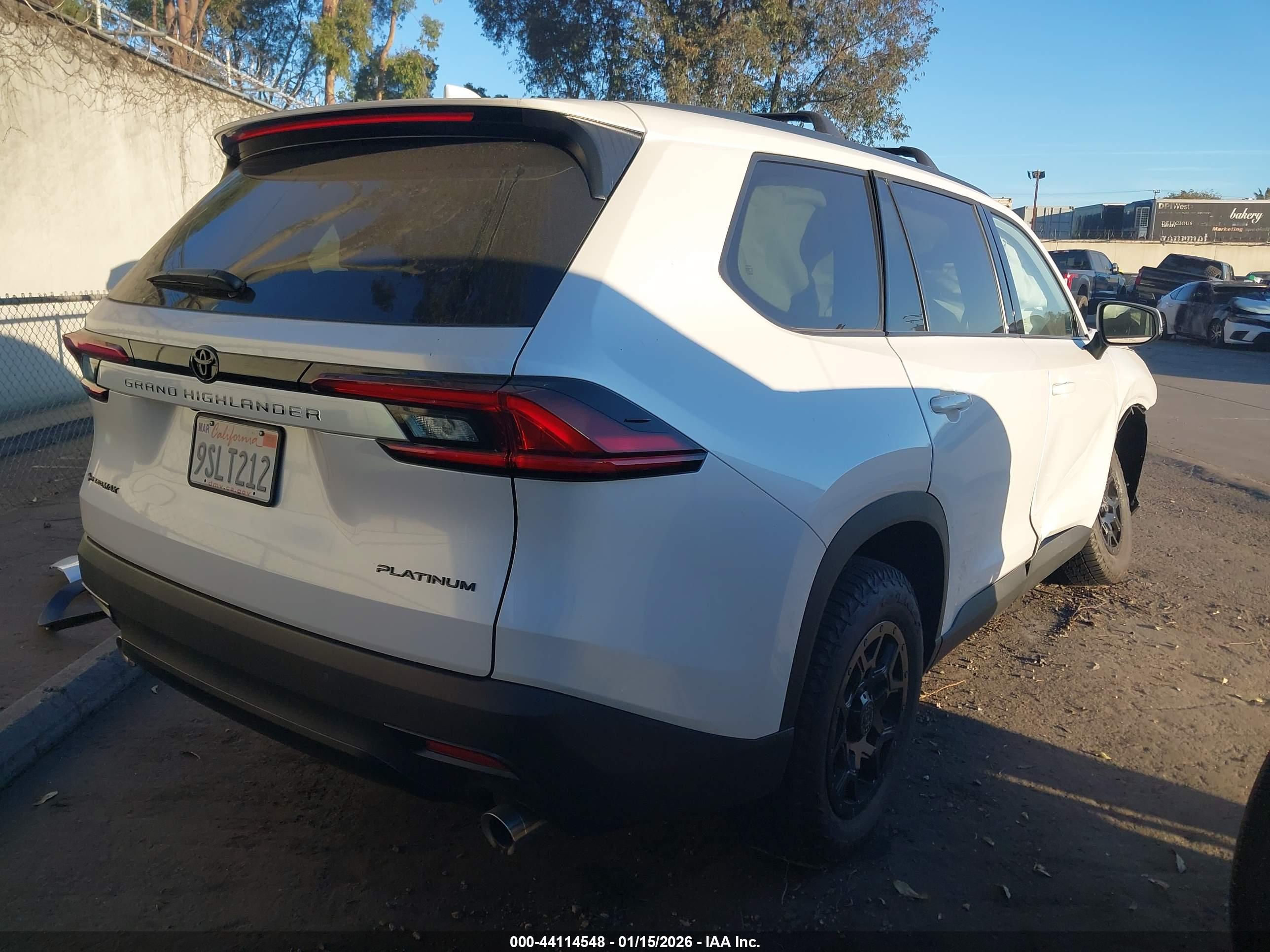 TOYOTA GRAND image 4