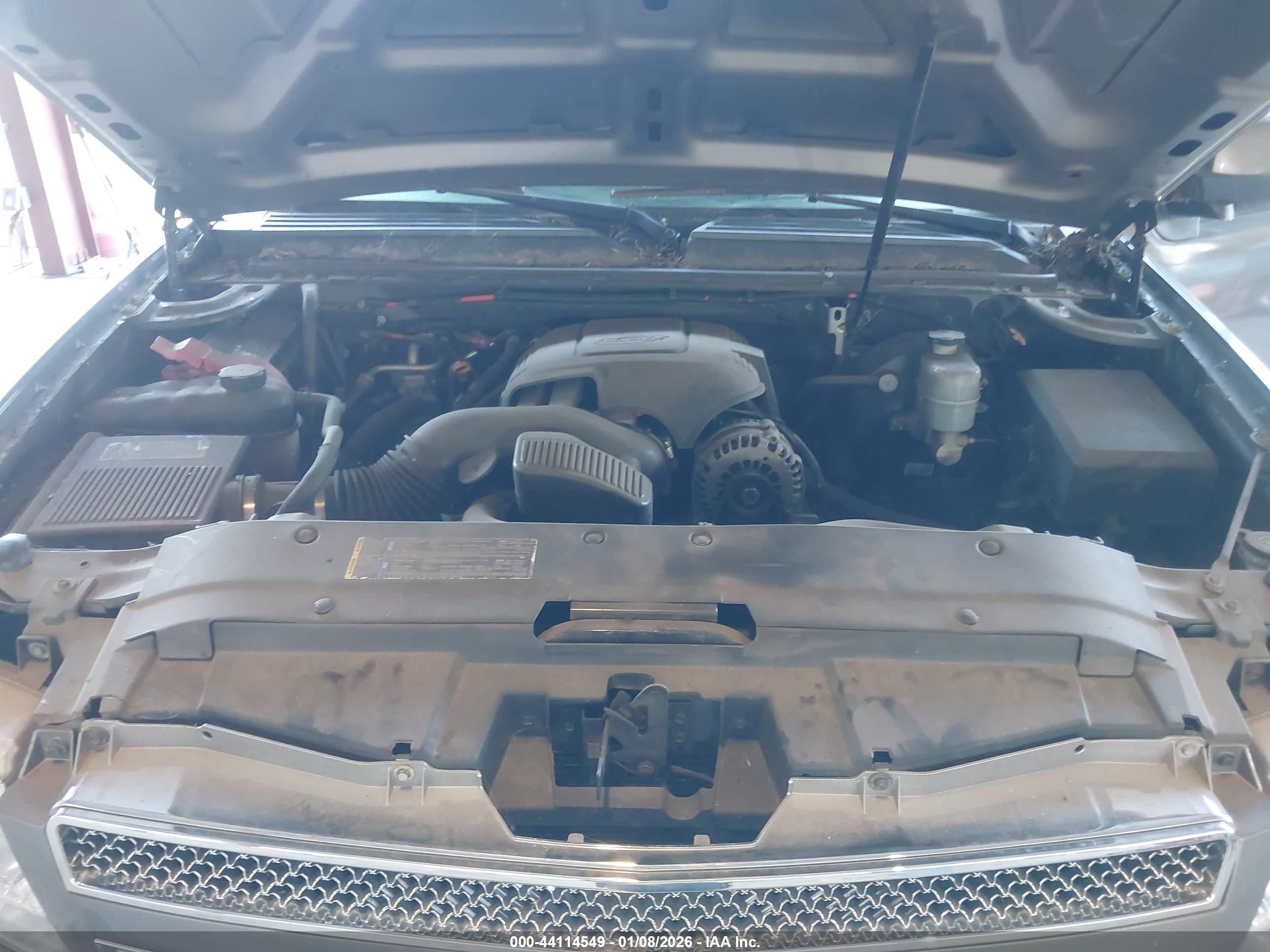 CHEVROLET SUBURBAN image 10
