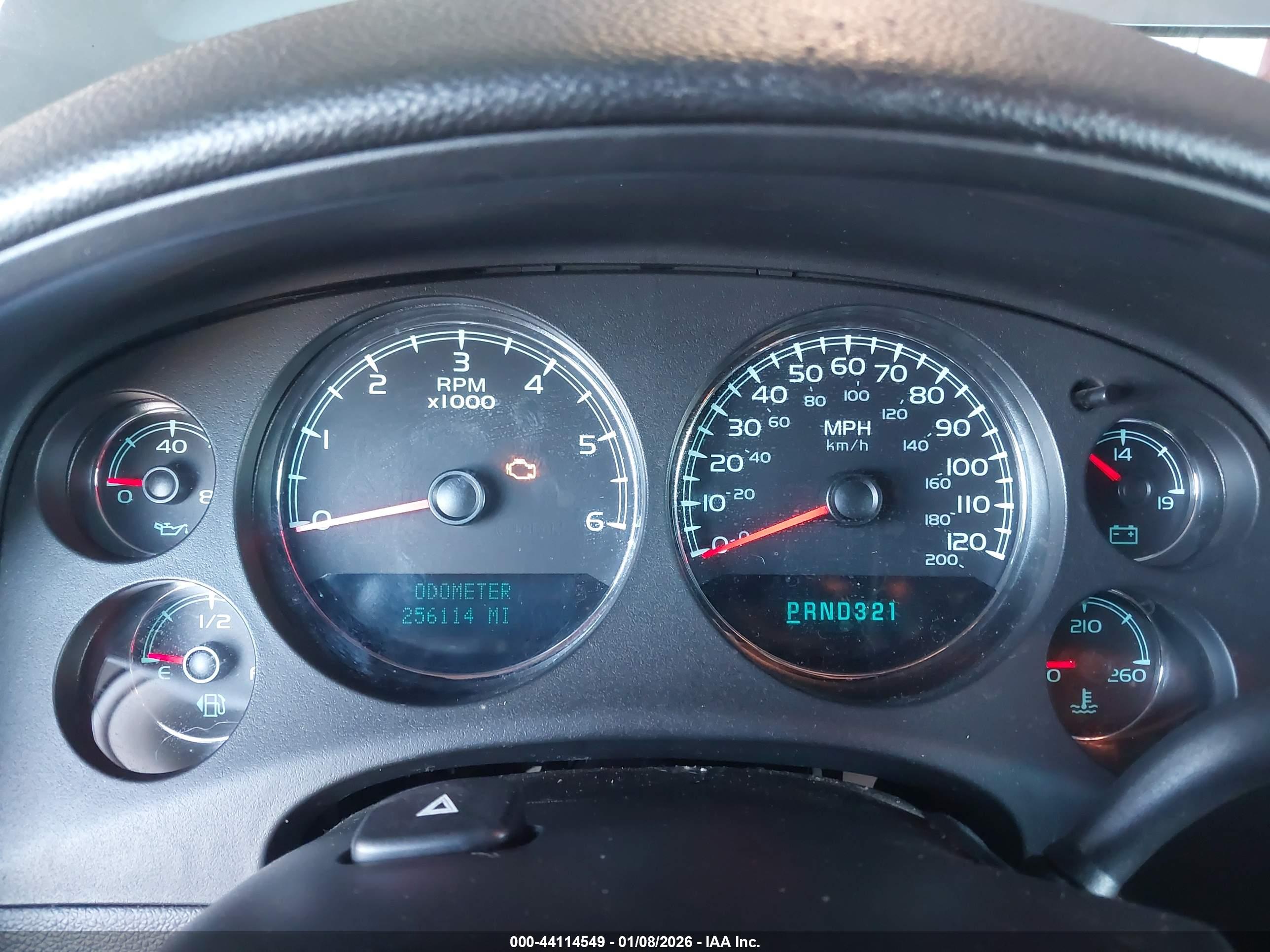 CHEVROLET SUBURBAN image 7