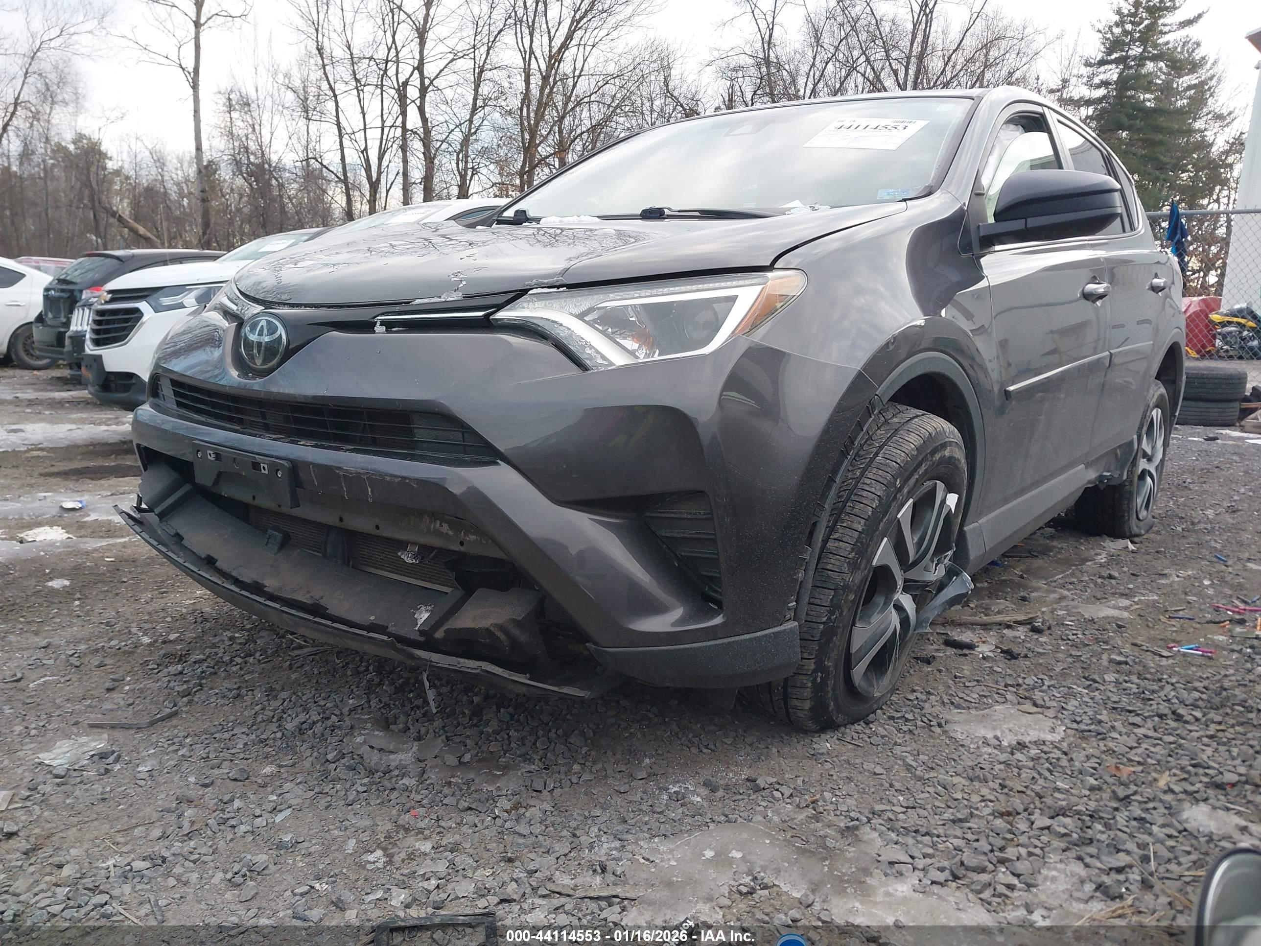 TOYOTA RAV4 image 6