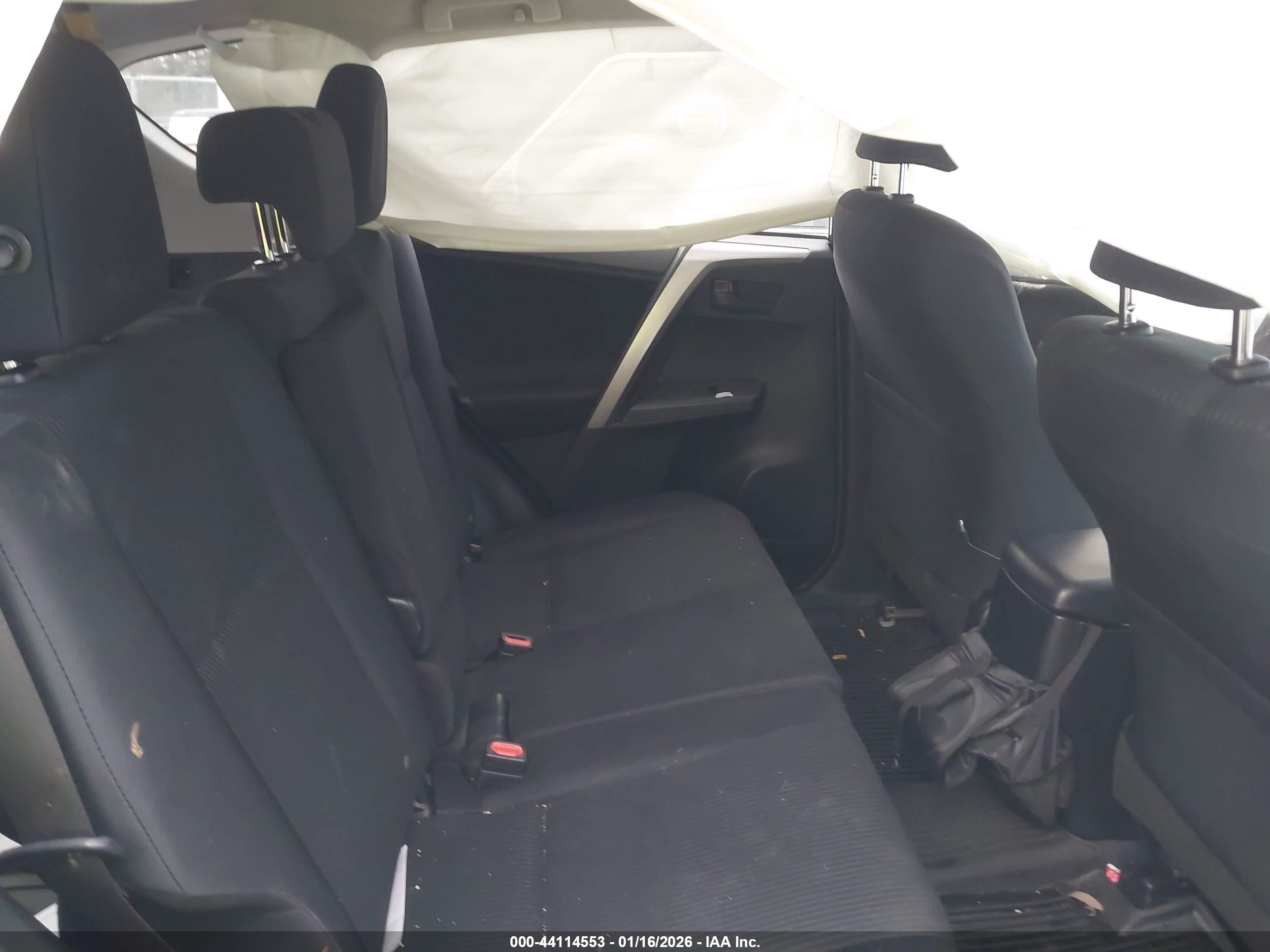 TOYOTA RAV4 image 8