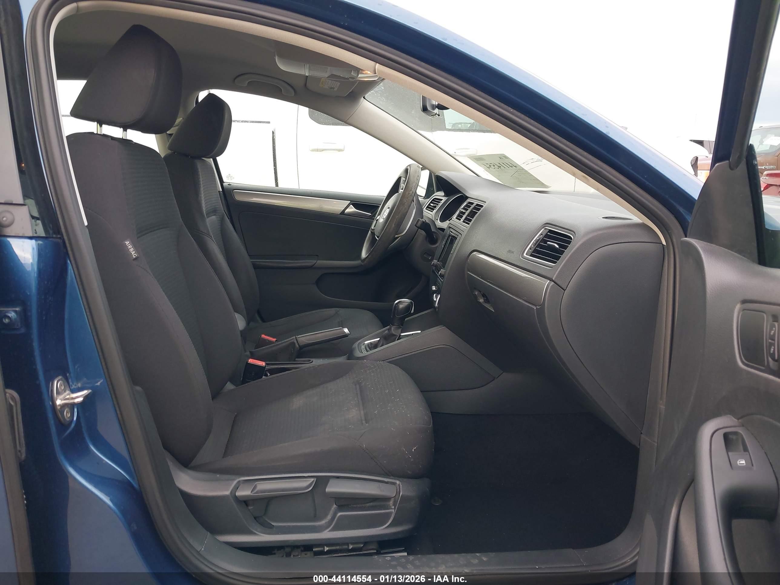 VOLKSWAGEN JETTA image 5