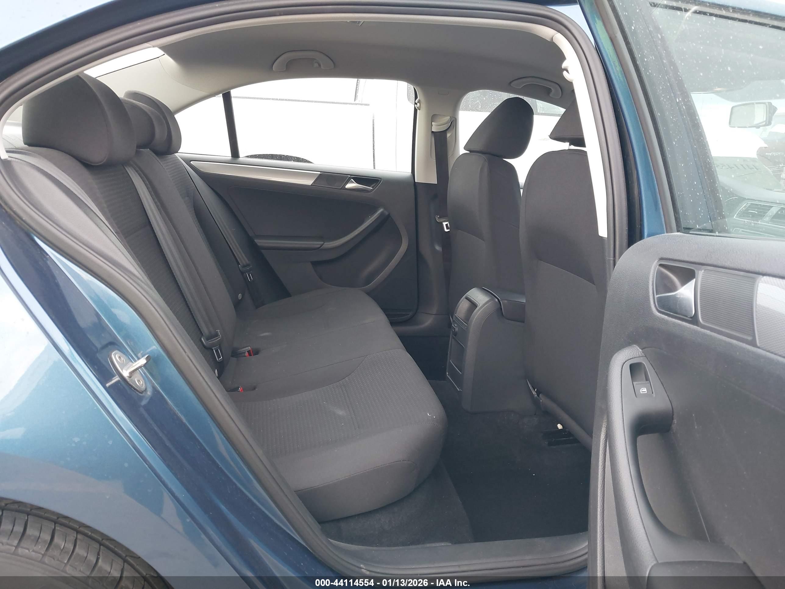 VOLKSWAGEN JETTA image 8