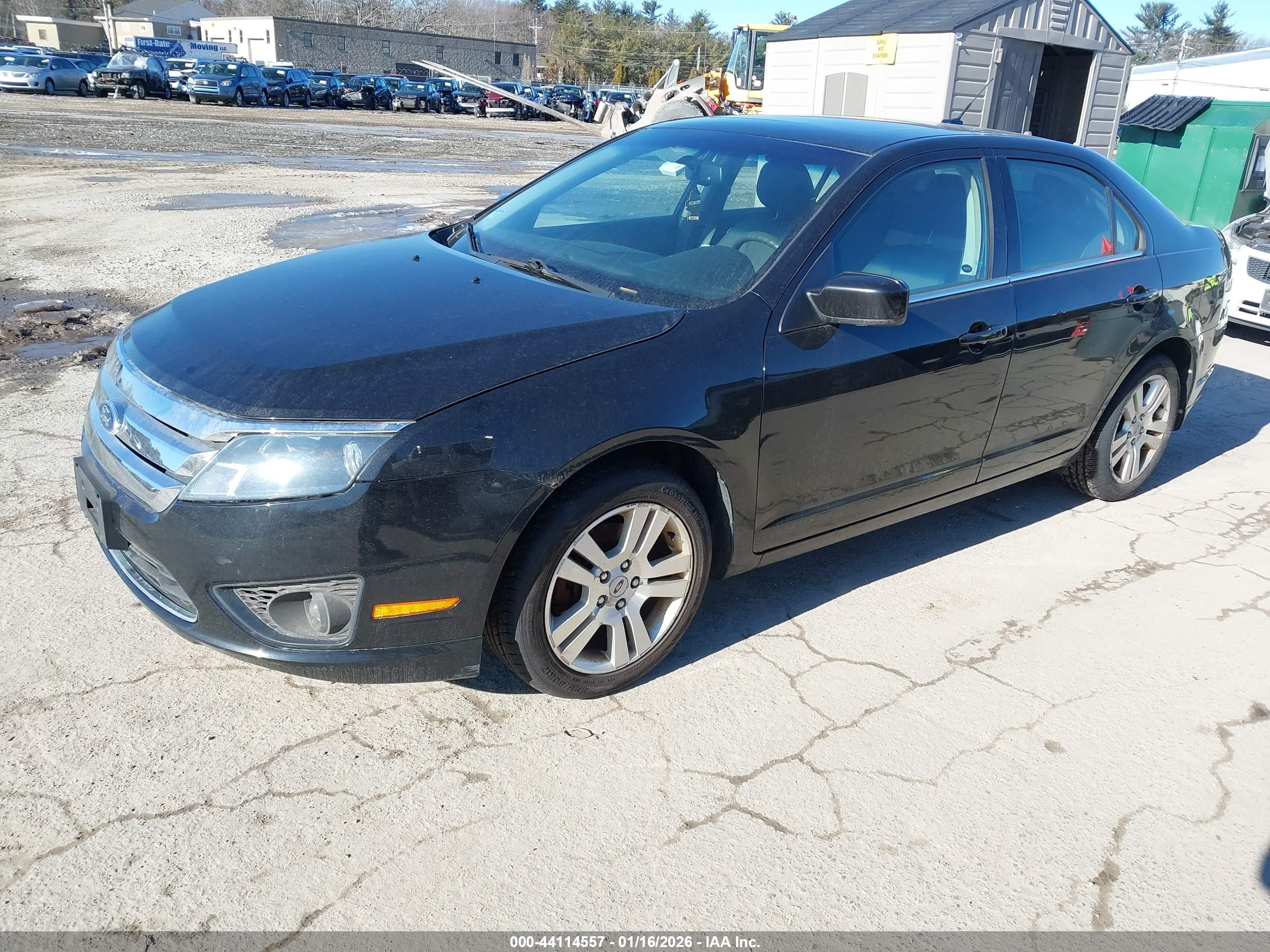 FORD FUSION image 2