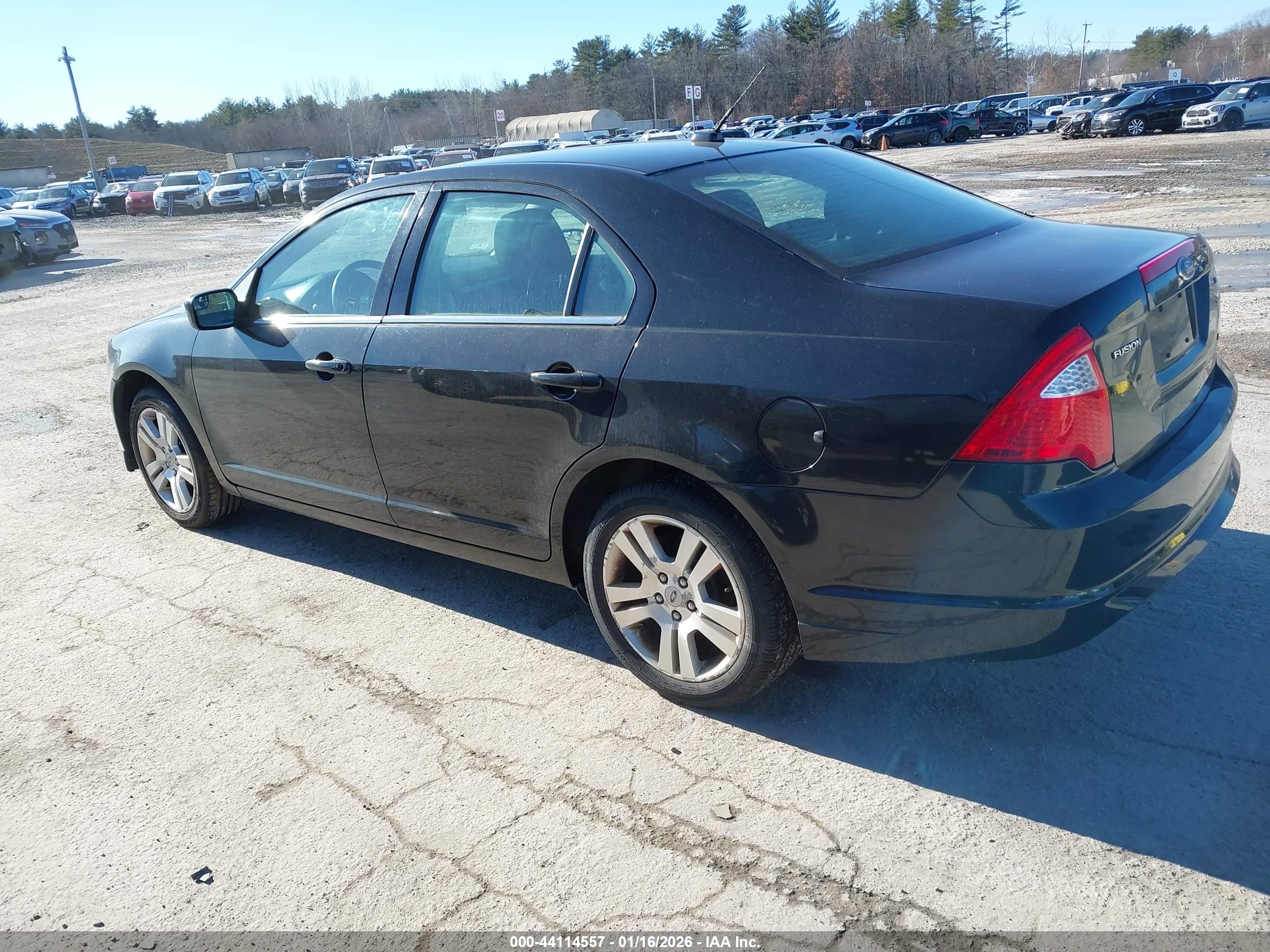 FORD FUSION image 3
