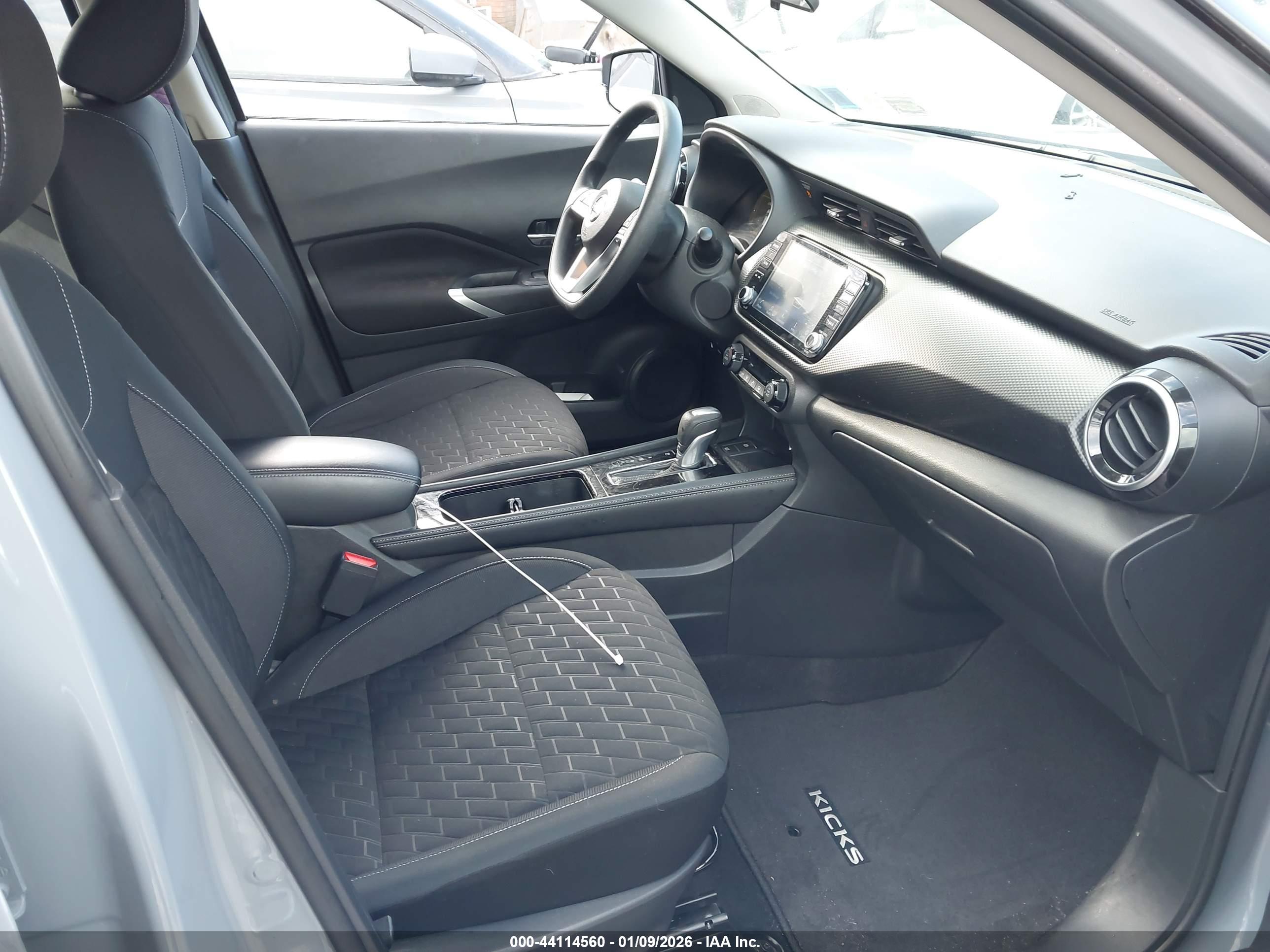 NISSAN KICKS image 5
