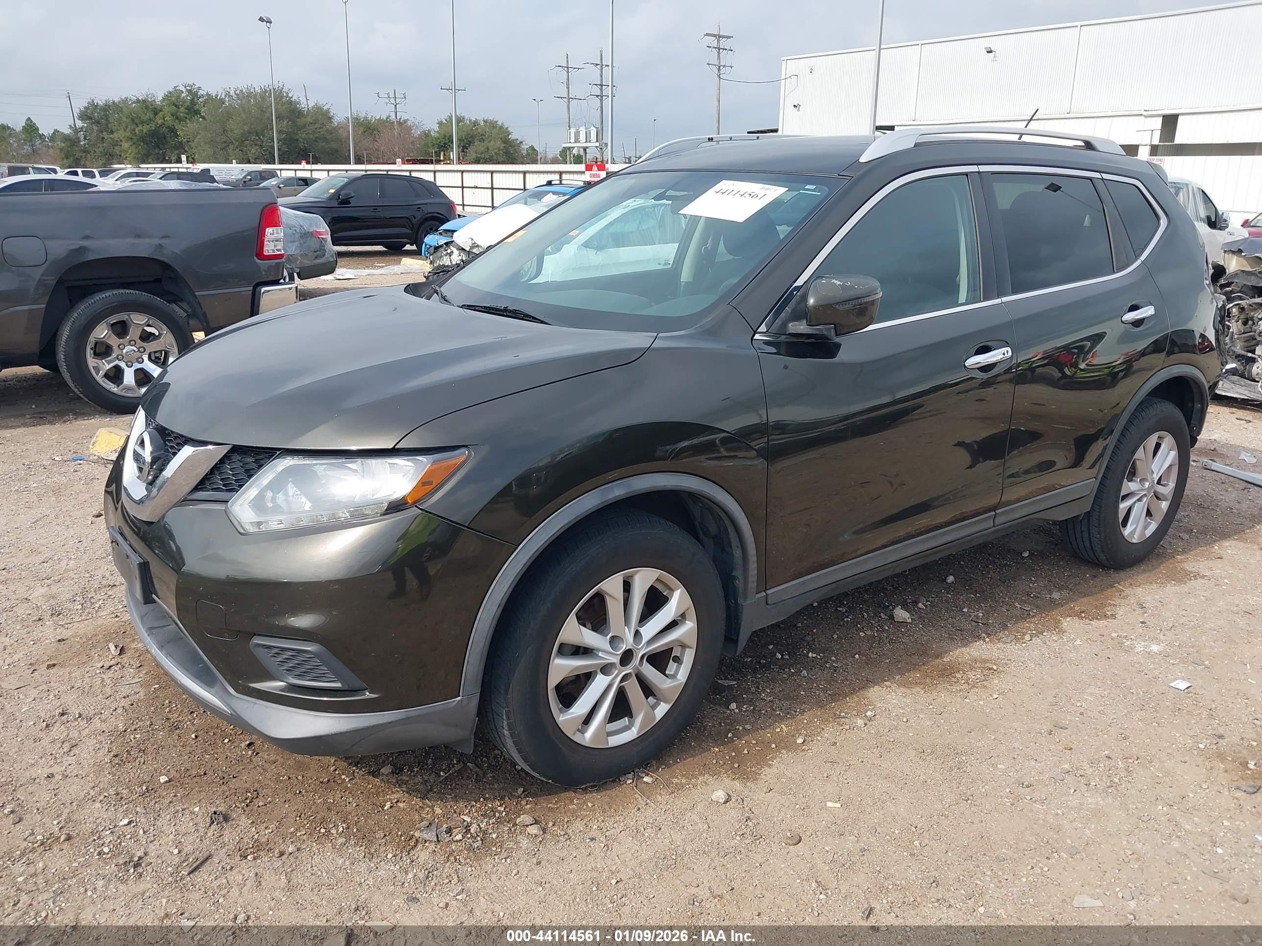 NISSAN ROGUE image 2