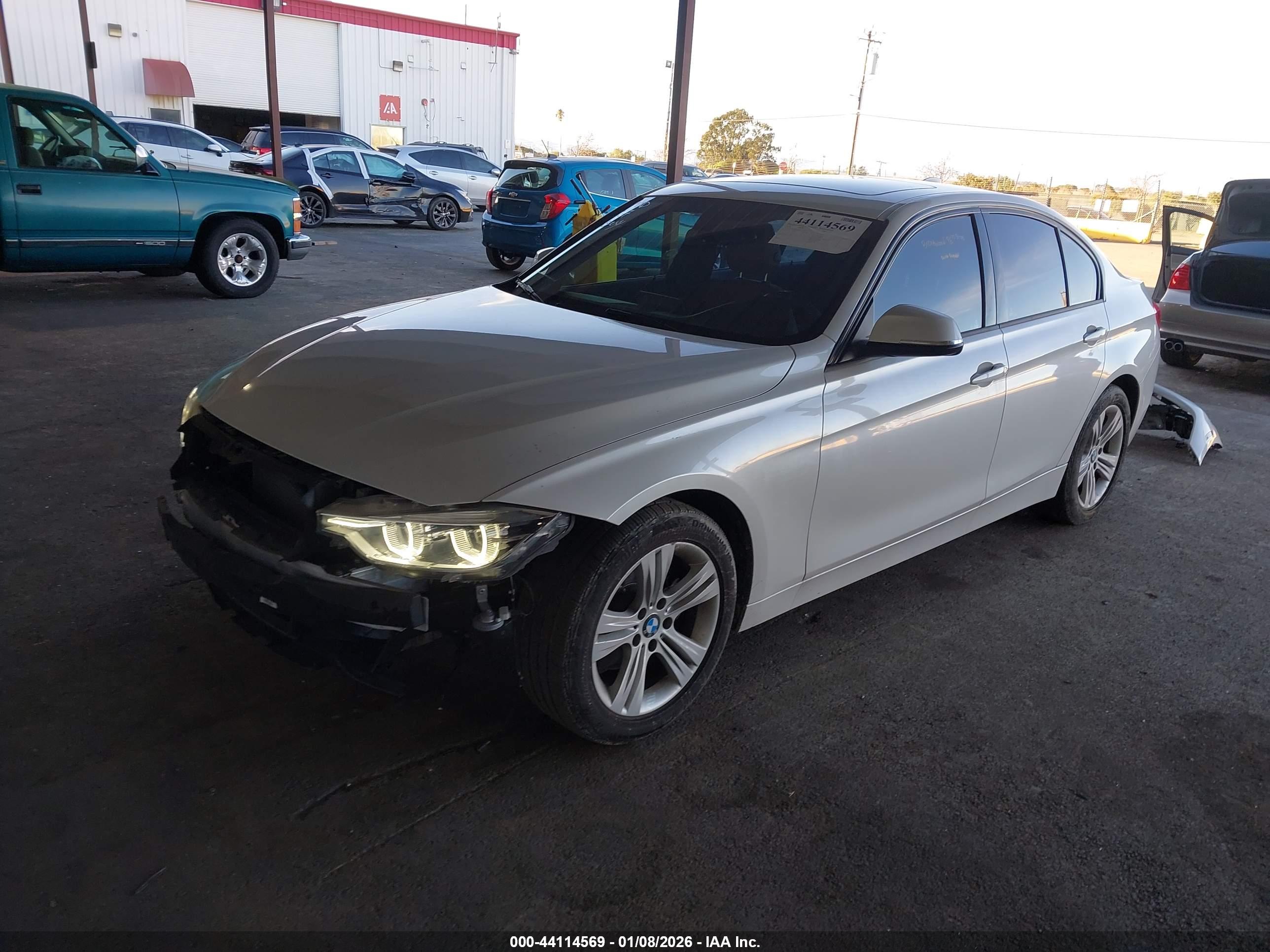 BMW 328I image 2