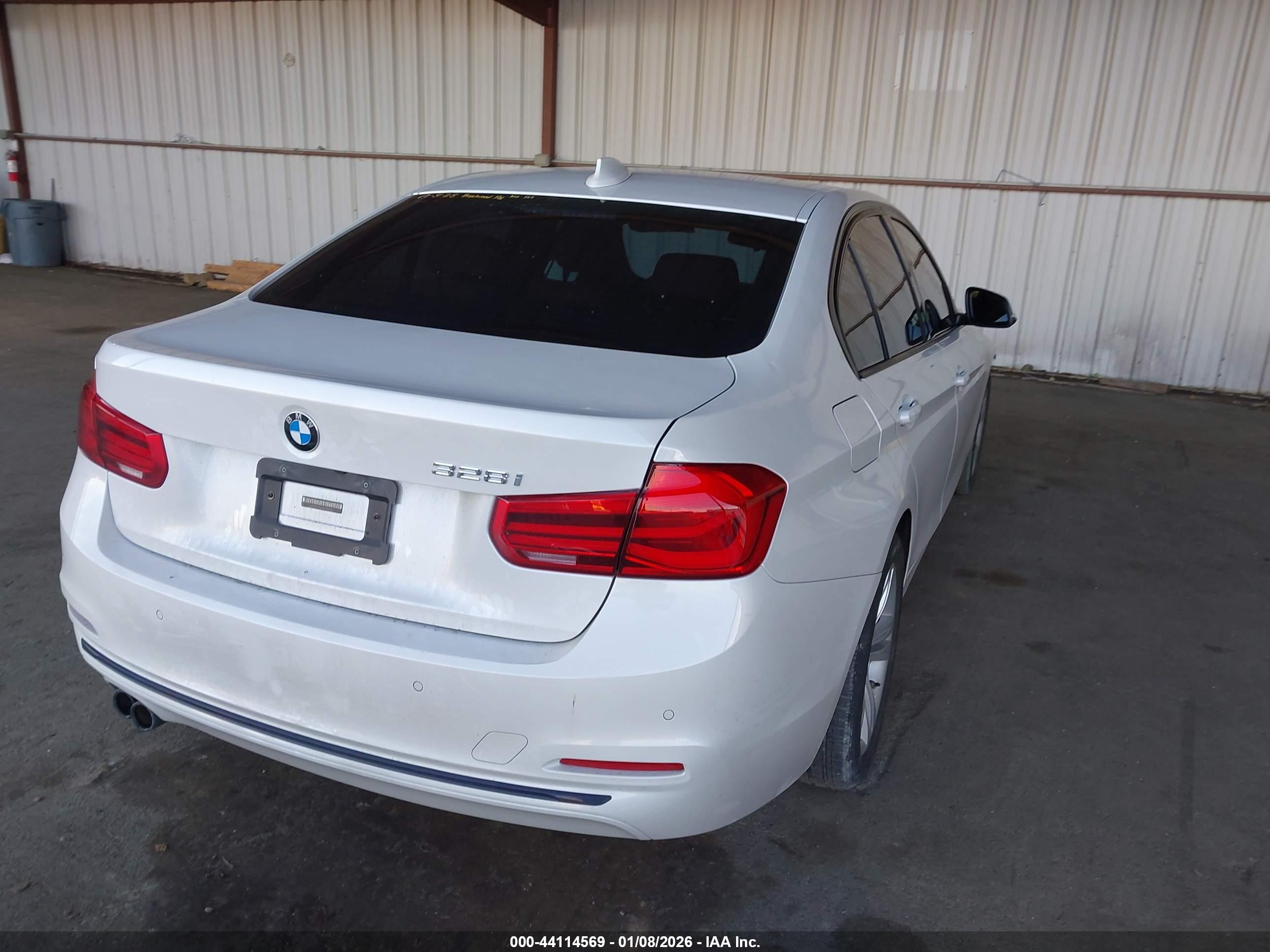BMW 328I image 4