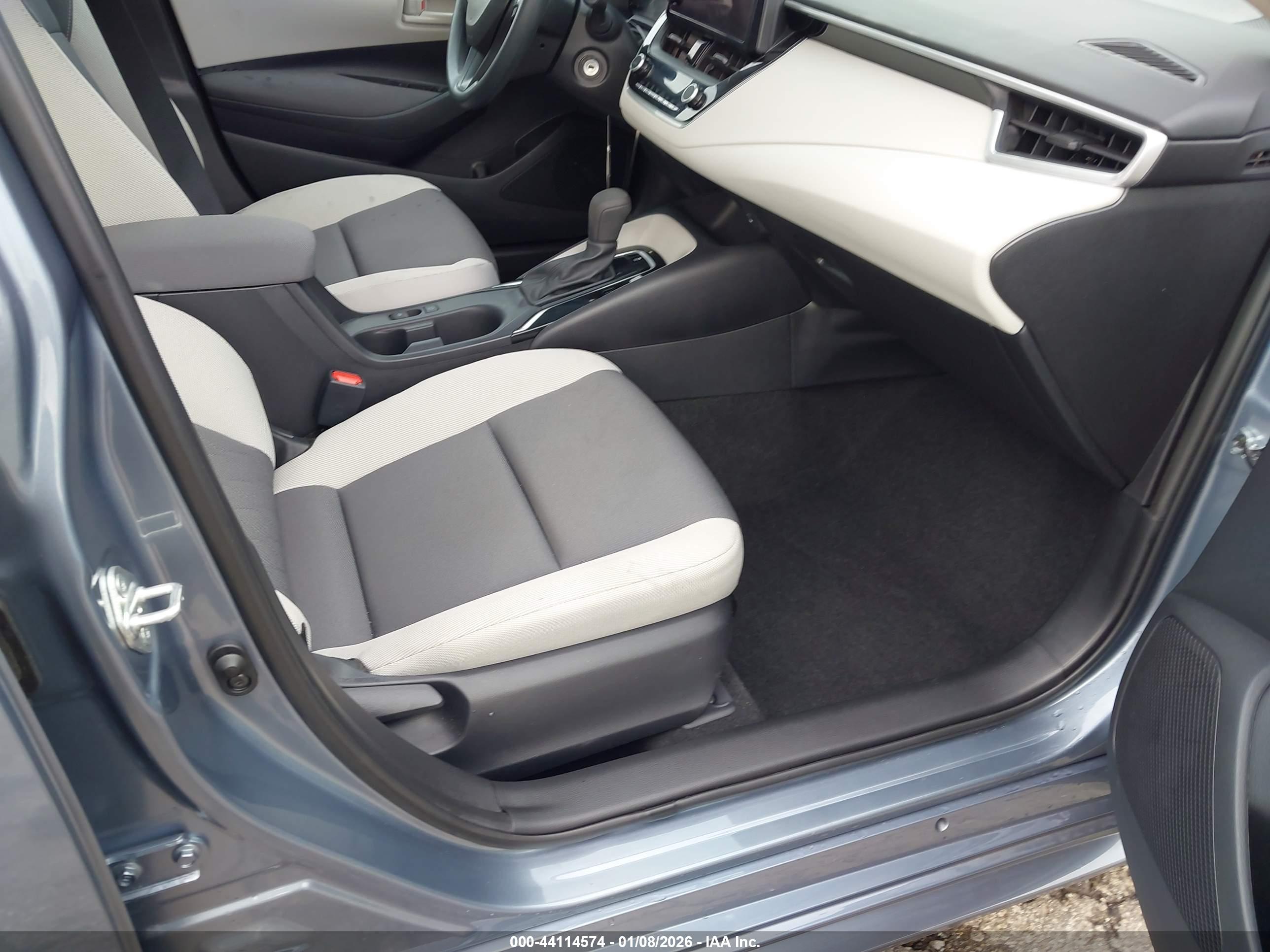 TOYOTA COROLLA image 5