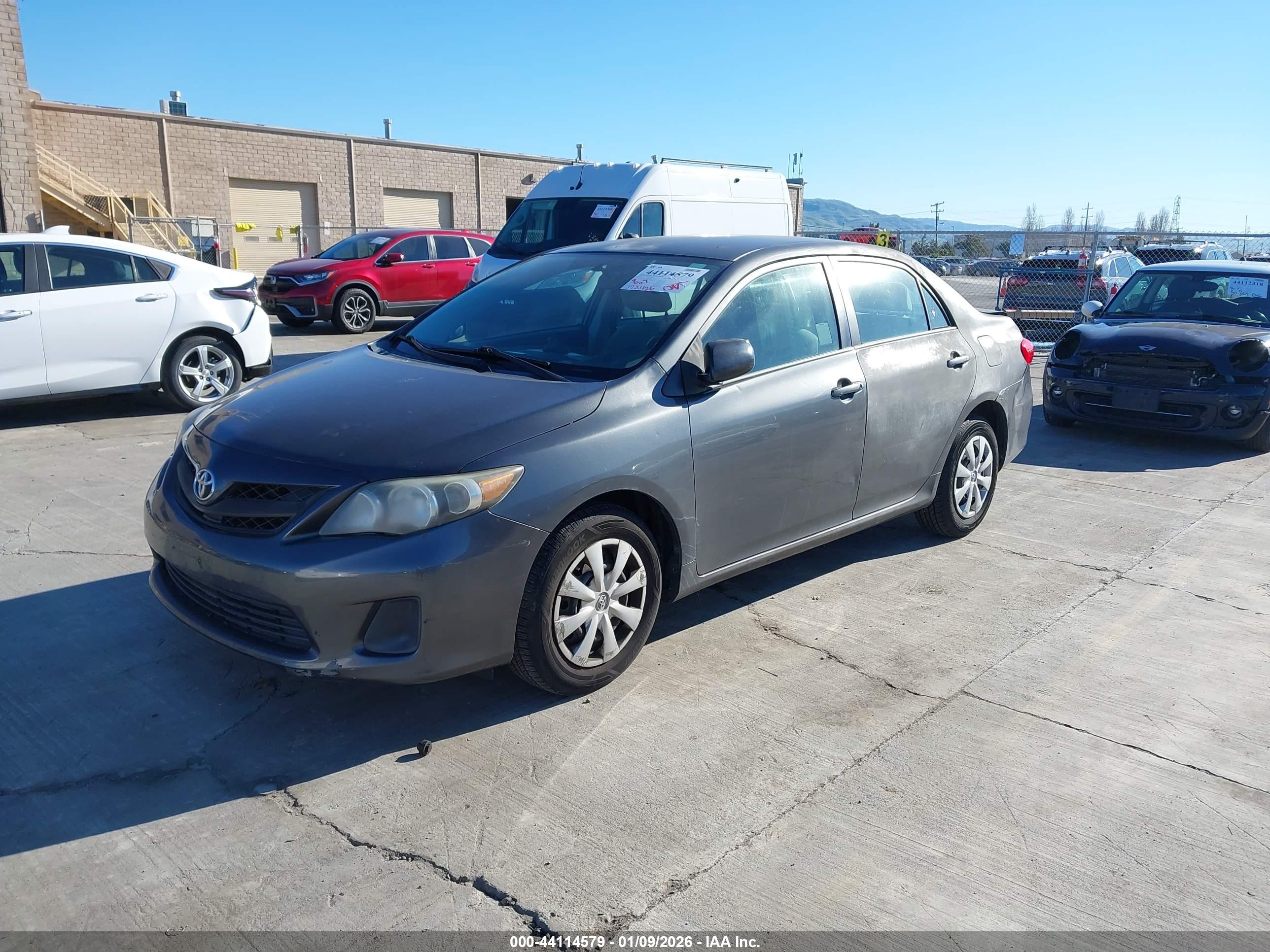 TOYOTA COROLLA image 2
