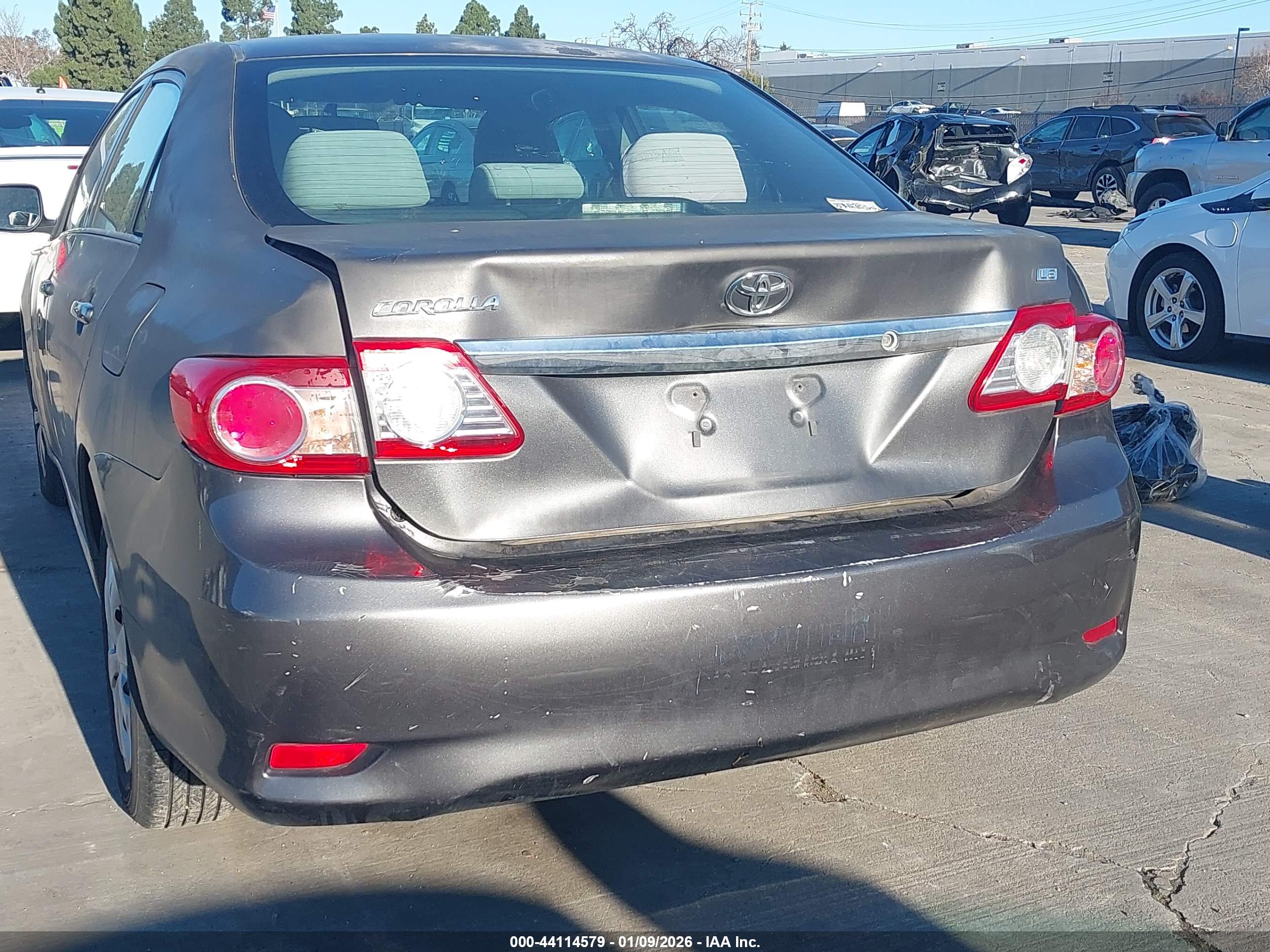 TOYOTA COROLLA image 6