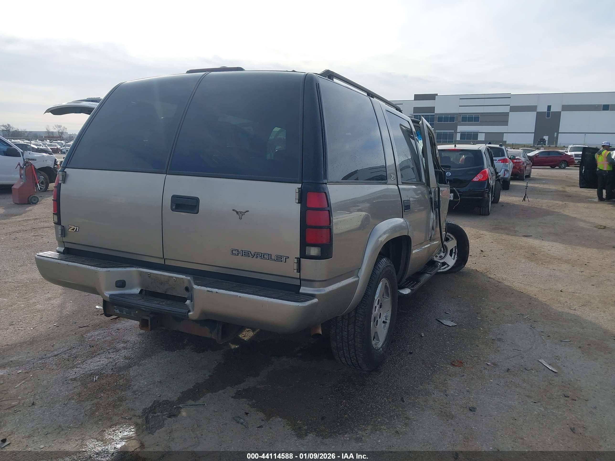 CHEVROLET TAHOE image 4