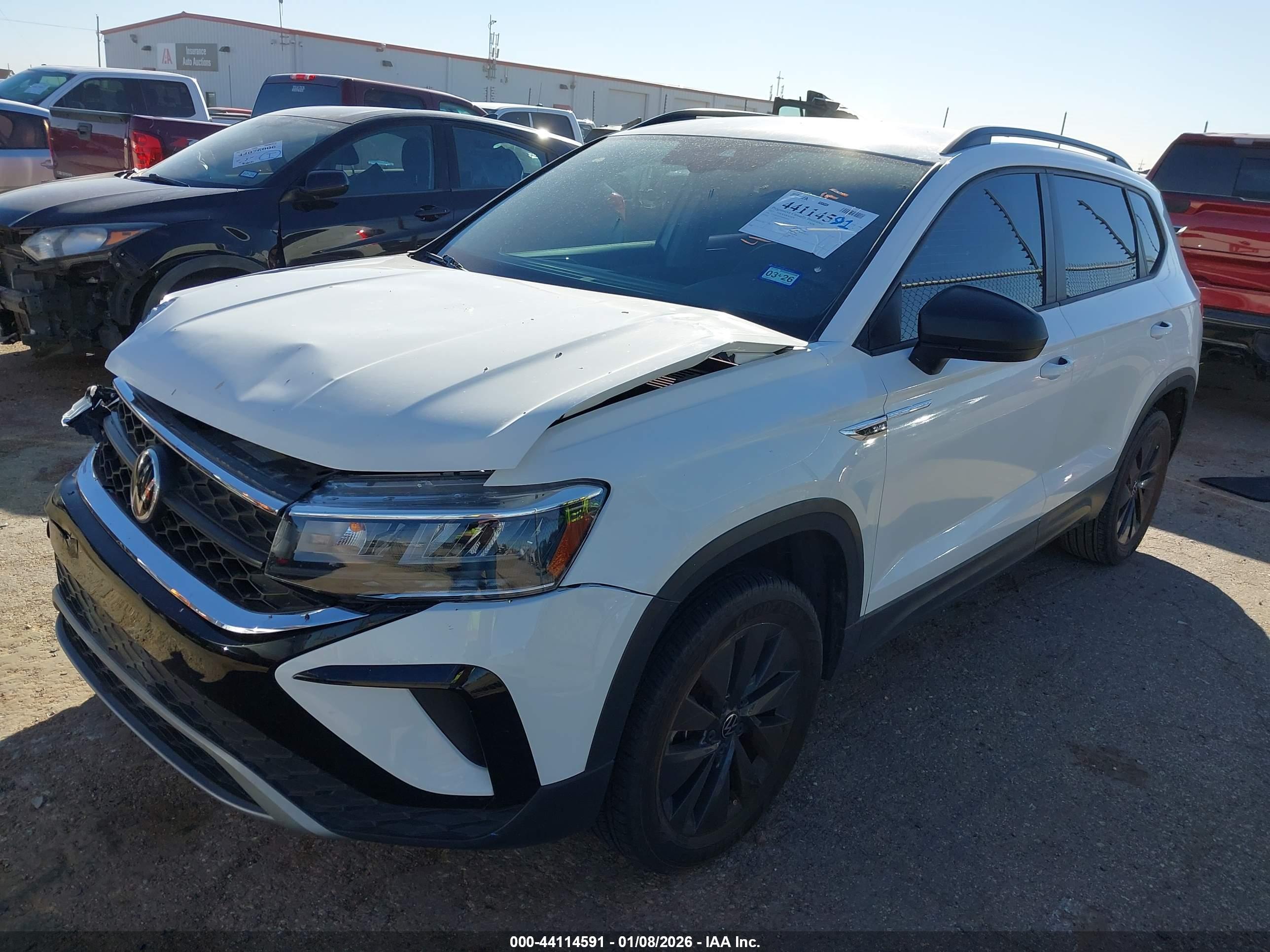 VOLKSWAGEN TAOS image 2