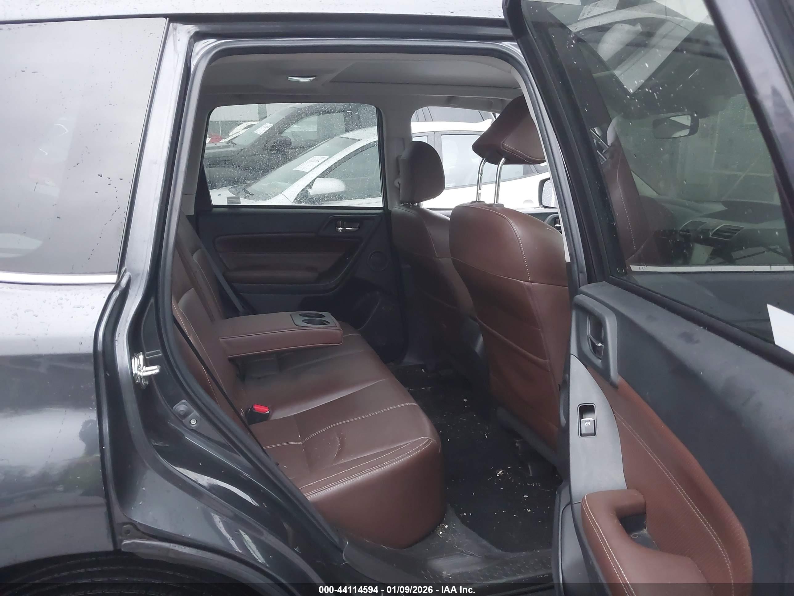 SUBARU FORESTER image 8