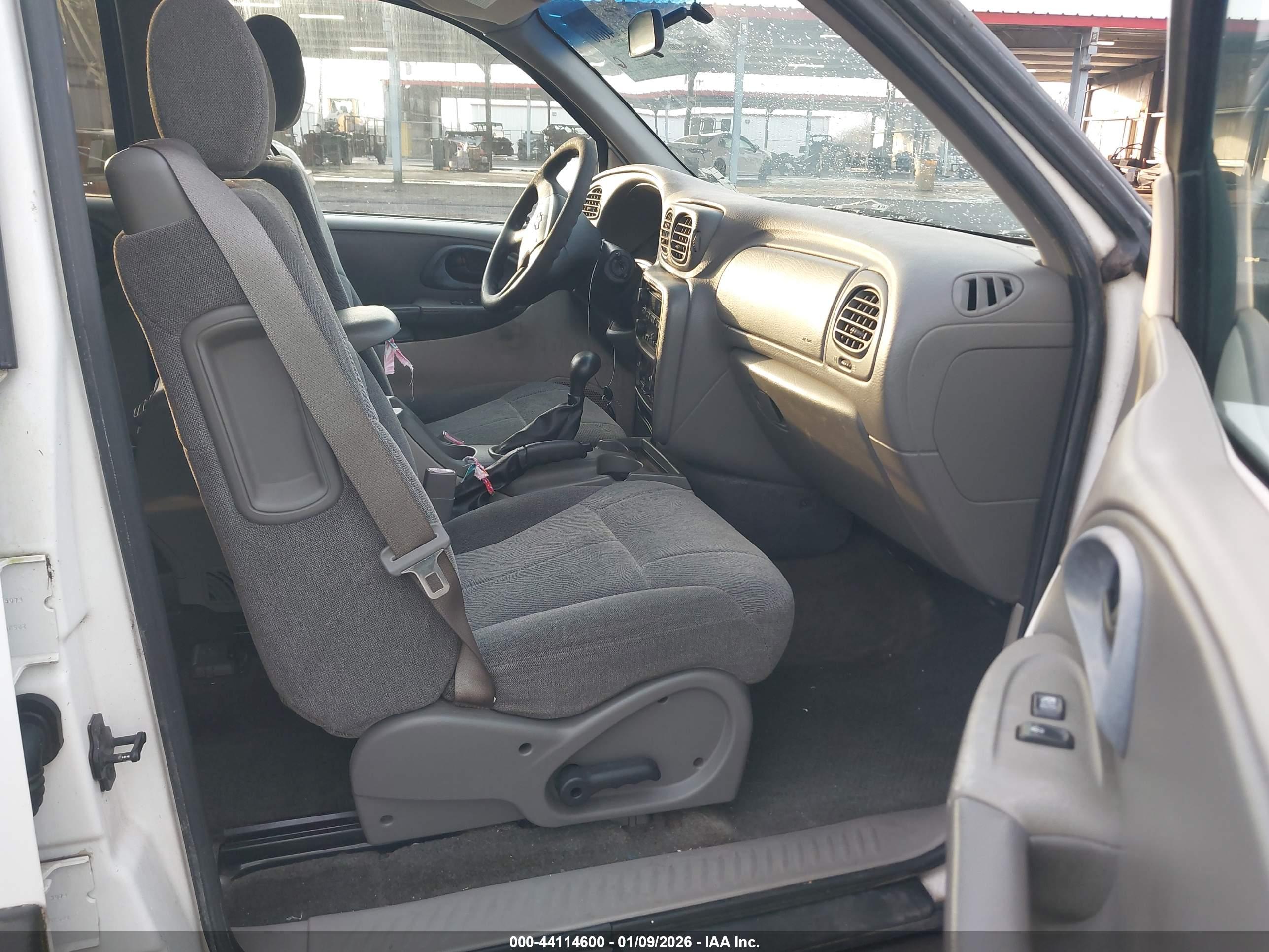 CHEVROLET TRAILBLAZER image 5