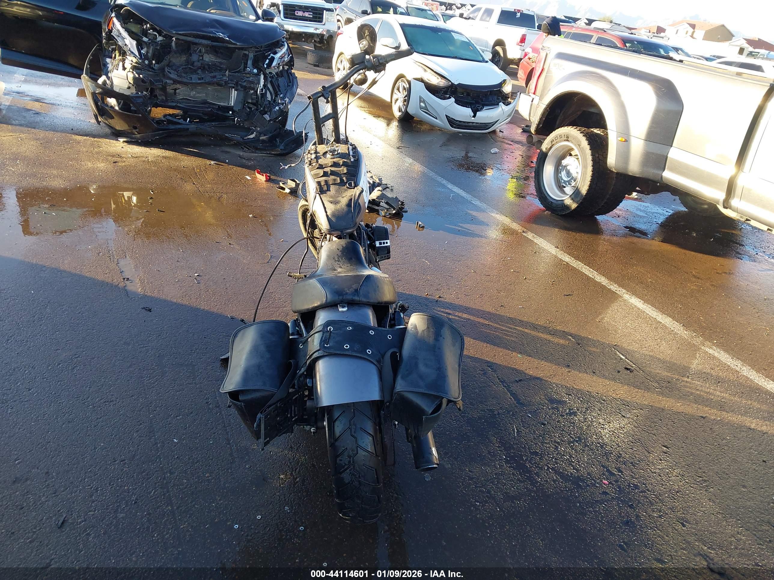 HARLEY-DAVIDSON XL883 image 6