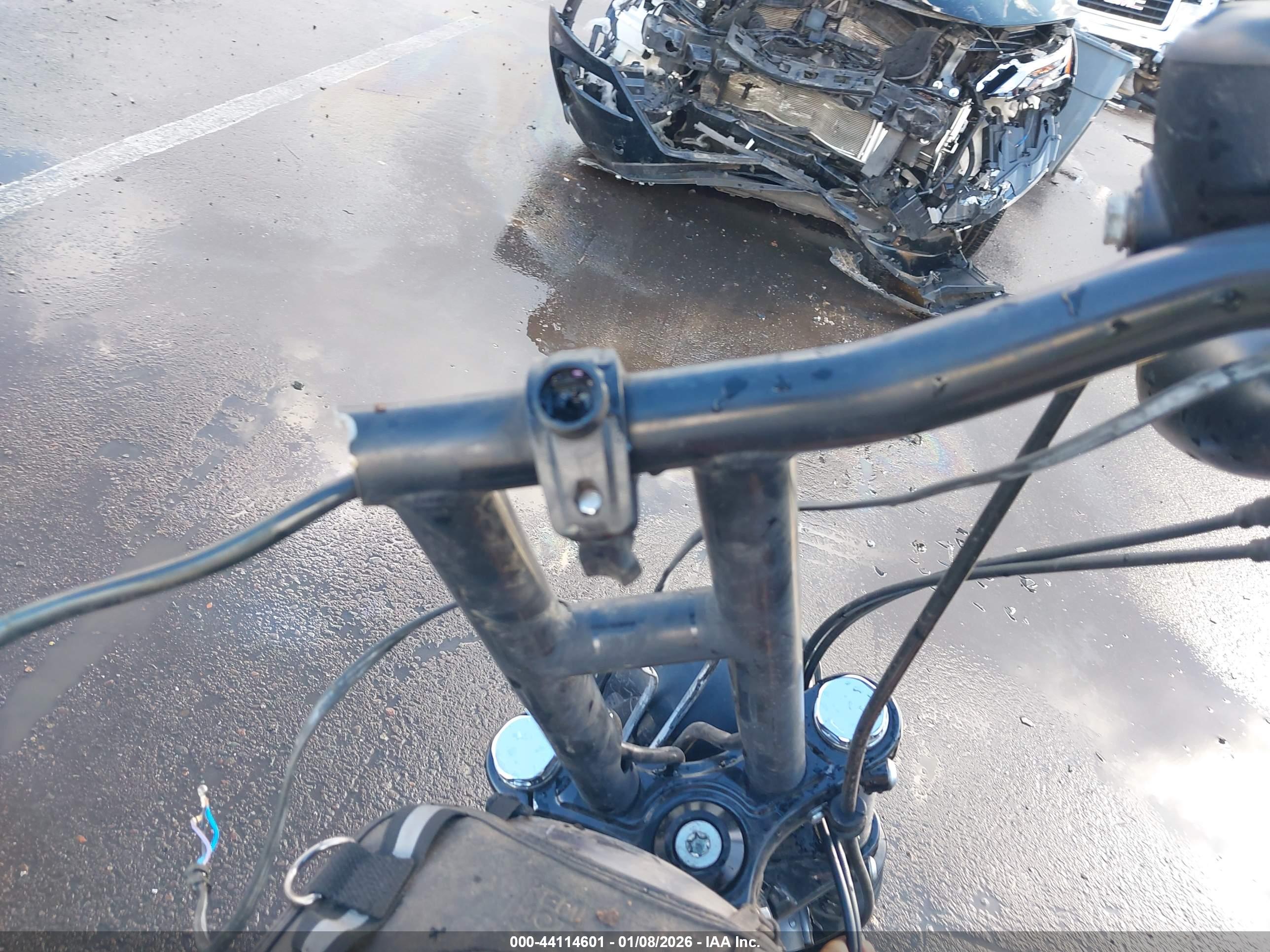 HARLEY-DAVIDSON XL883 image 7