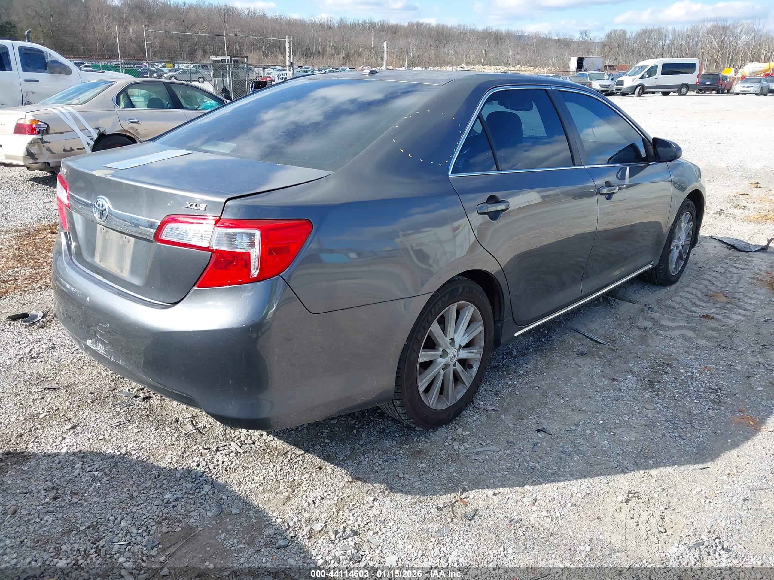 TOYOTA CAMRY image 4