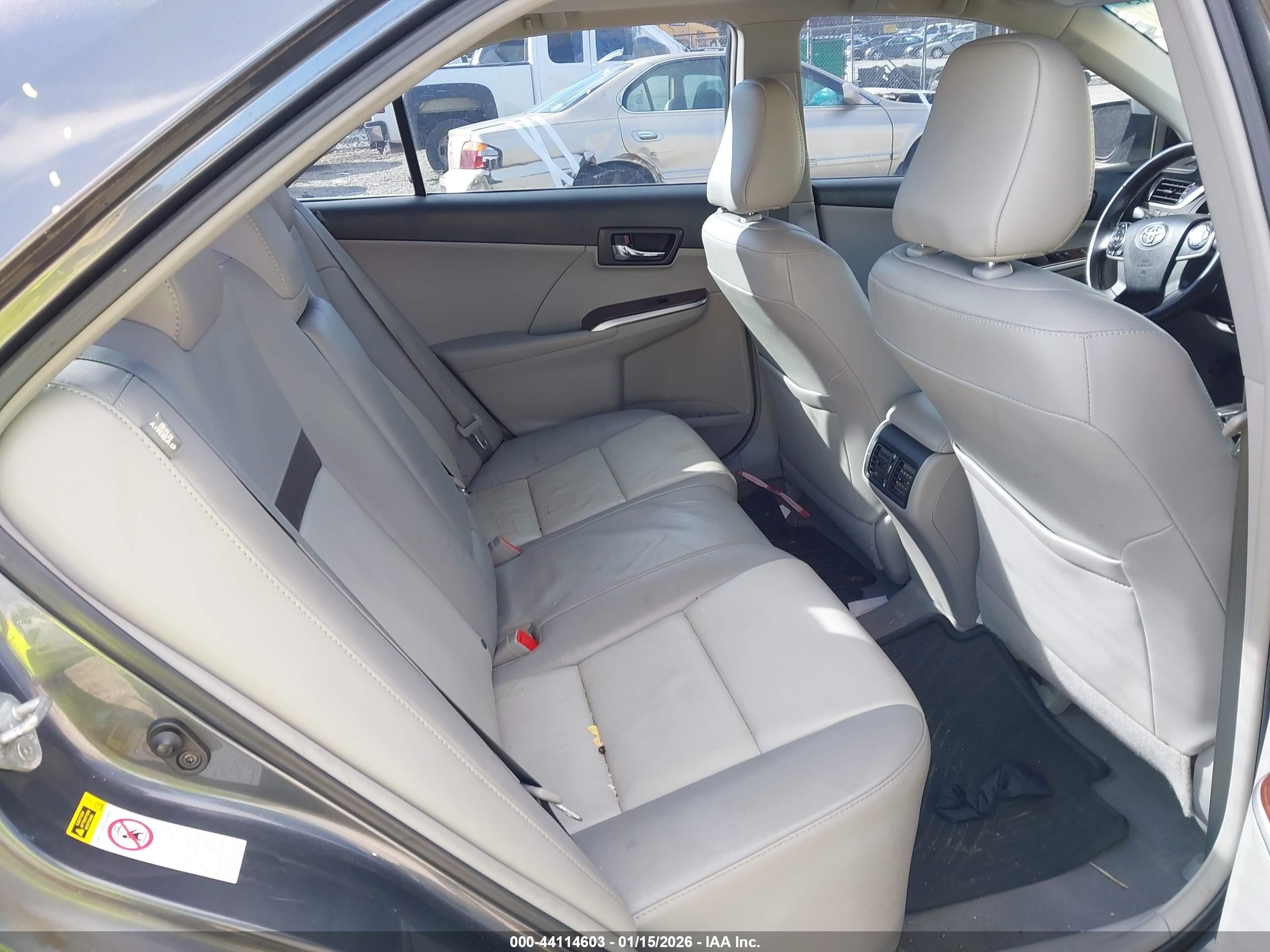 TOYOTA CAMRY image 8