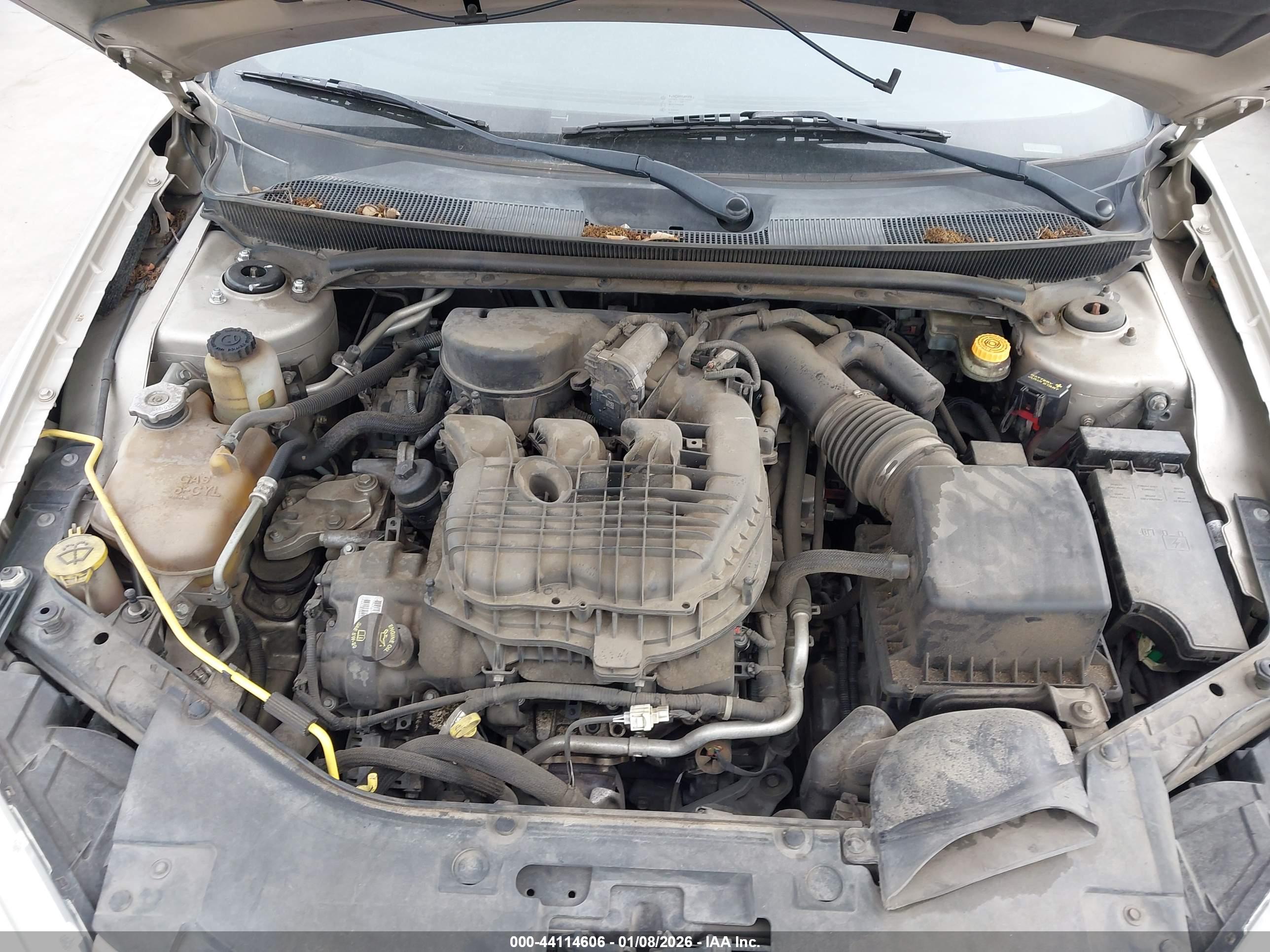 CHRYSLER 200 image 10