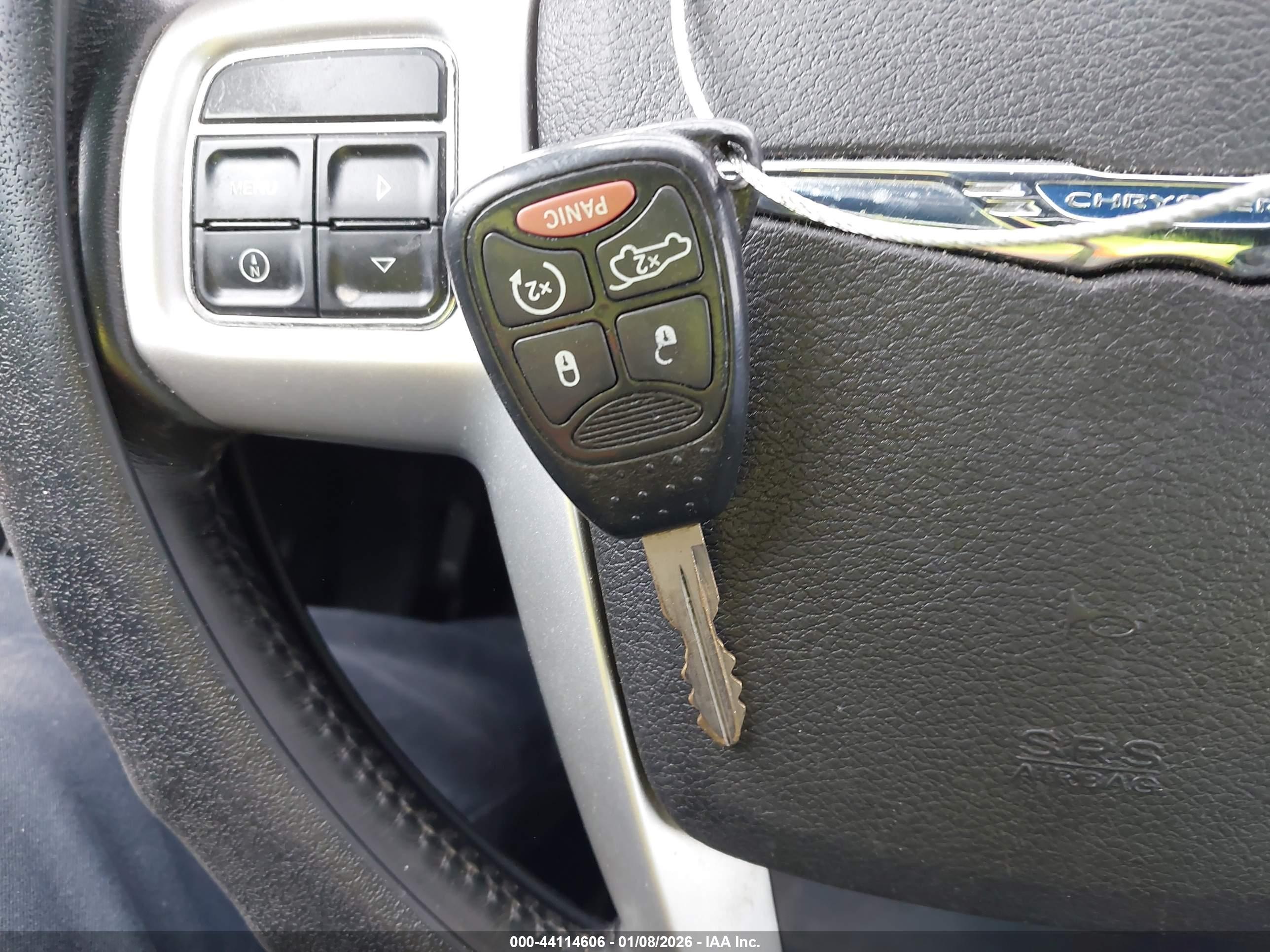 CHRYSLER 200 image 11