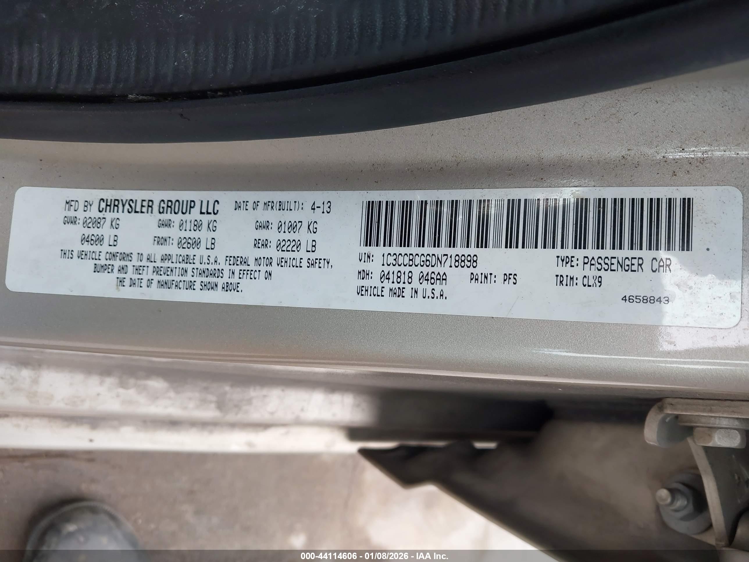 CHRYSLER 200 image 9