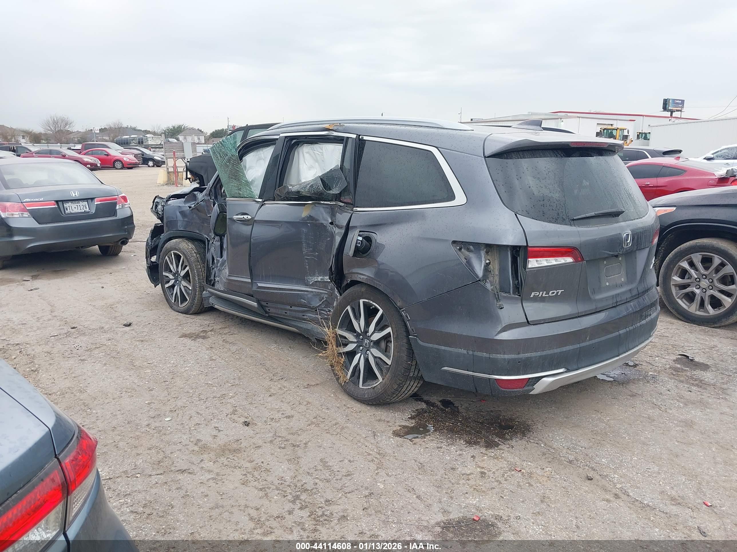 HONDA PILOT image 3