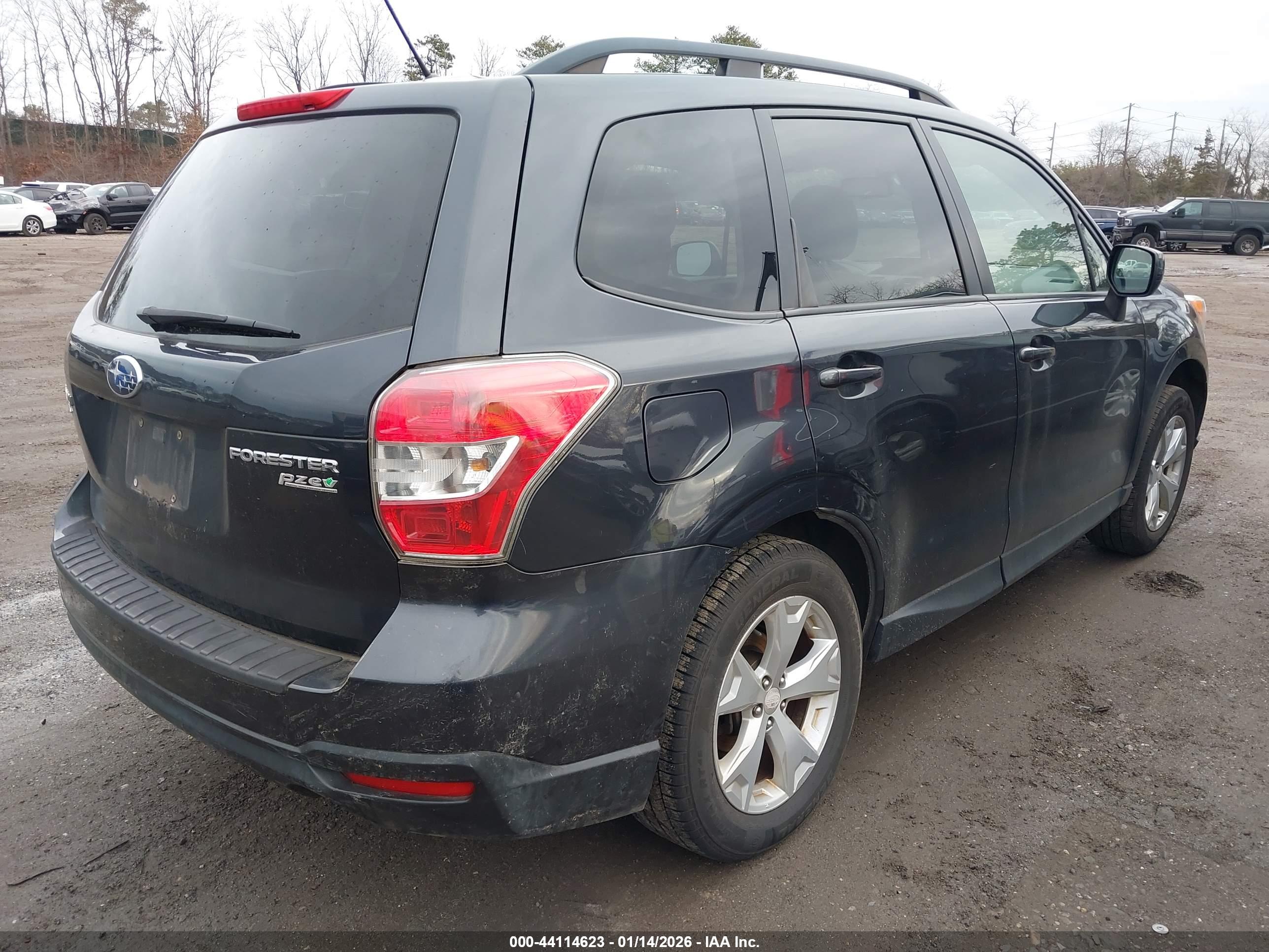 SUBARU FORESTER image 4
