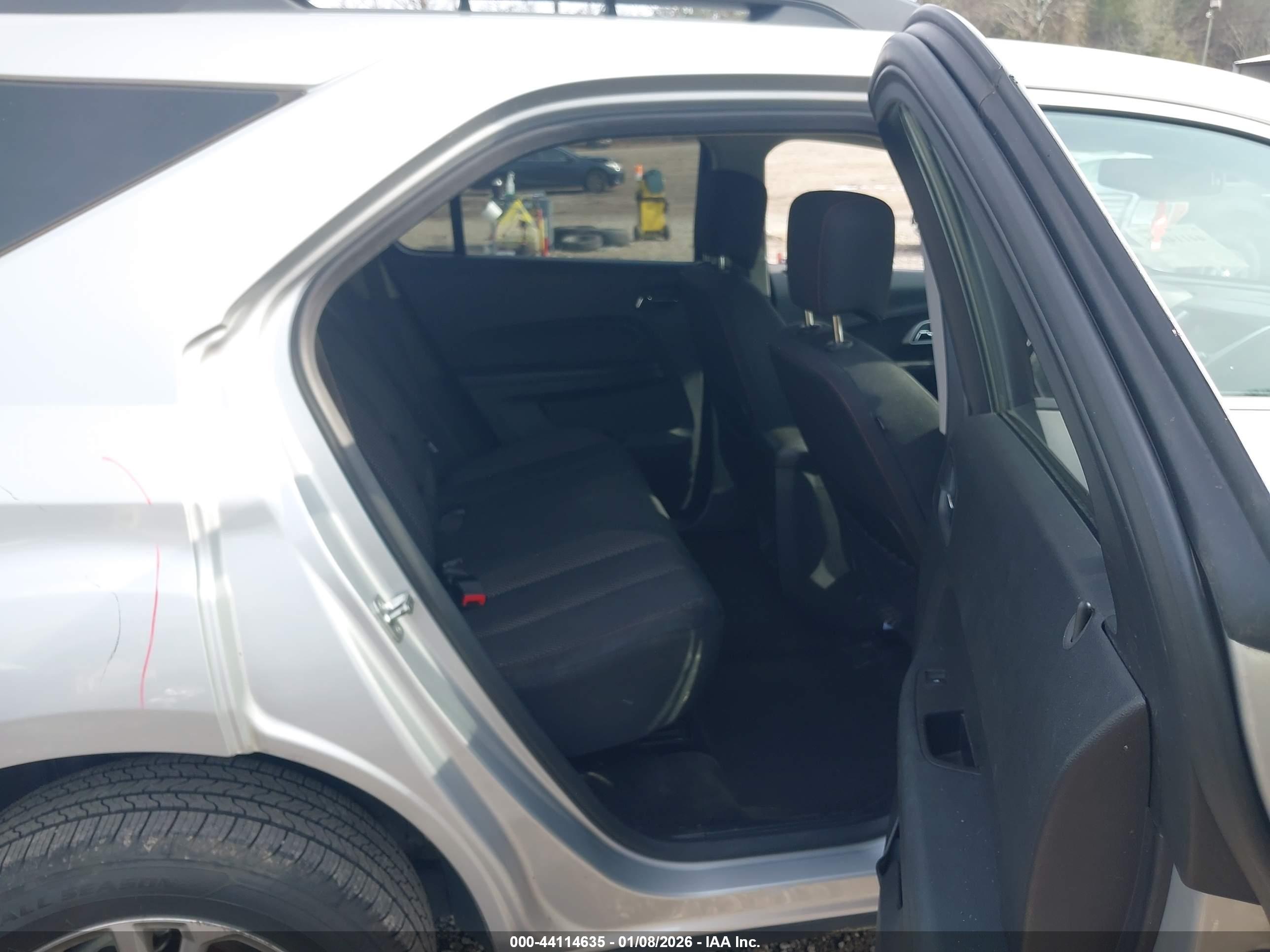 CHEVROLET EQUINOX image 8