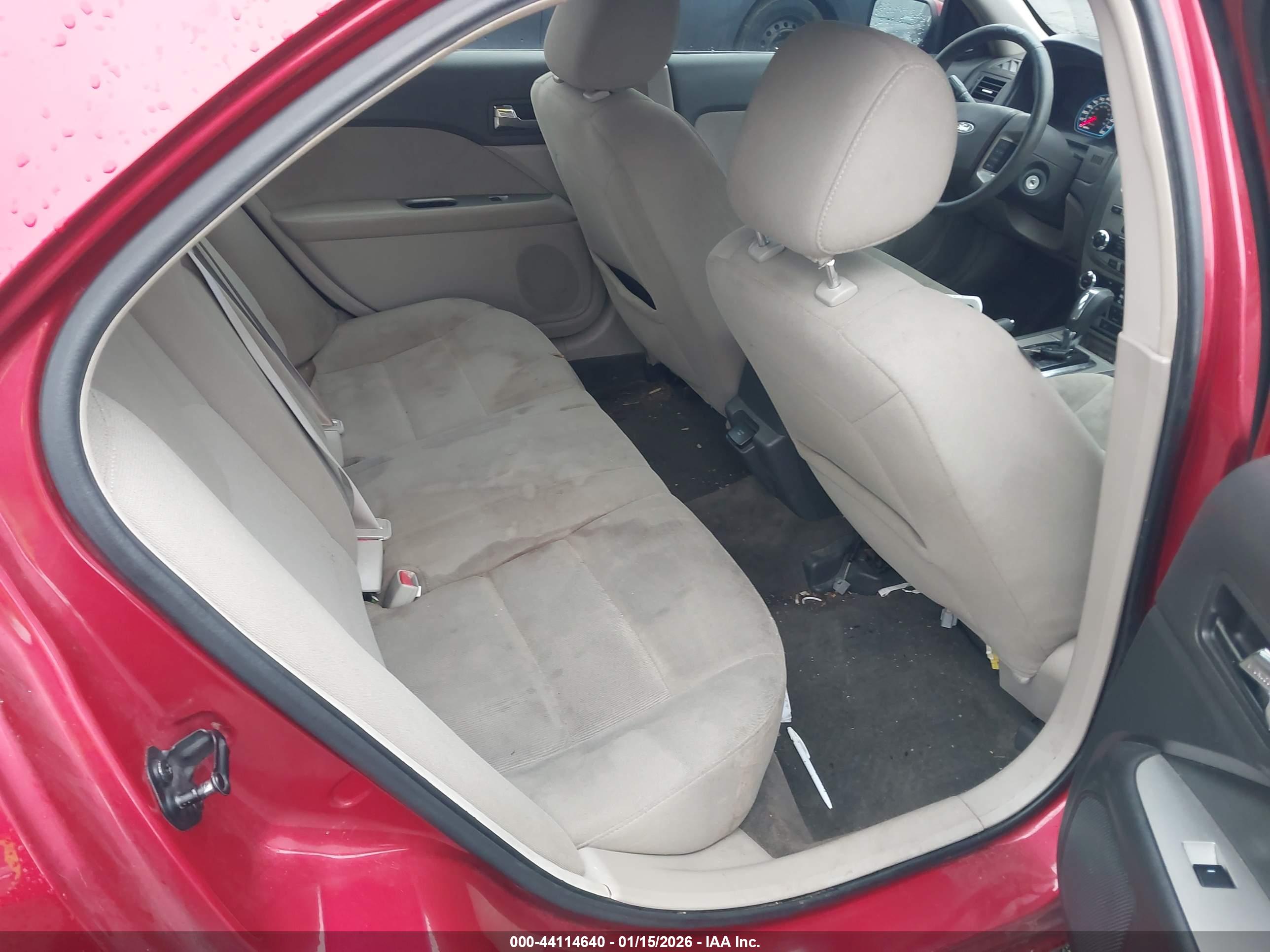 FORD FUSION image 8