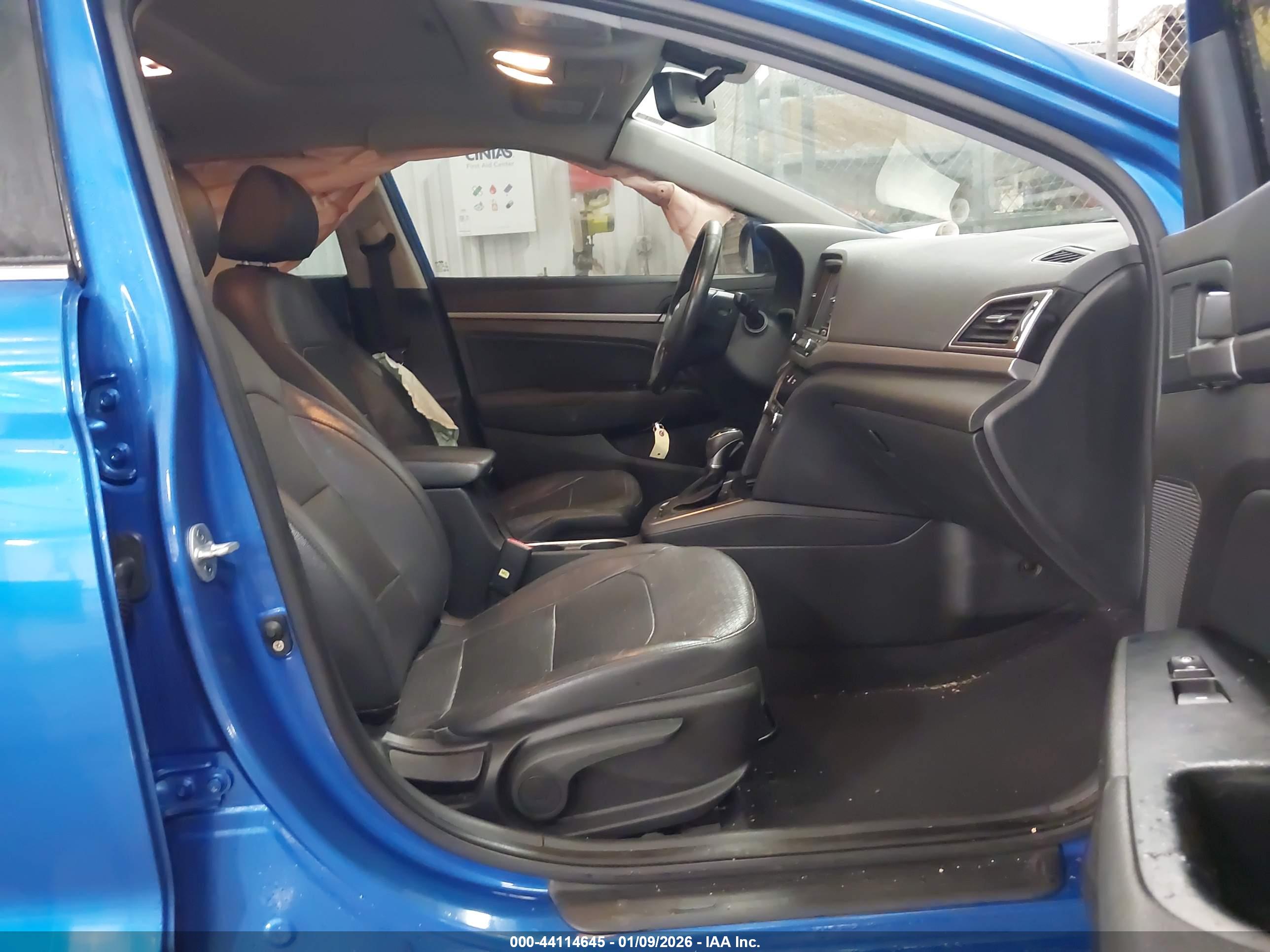 HYUNDAI ELANTRA image 5