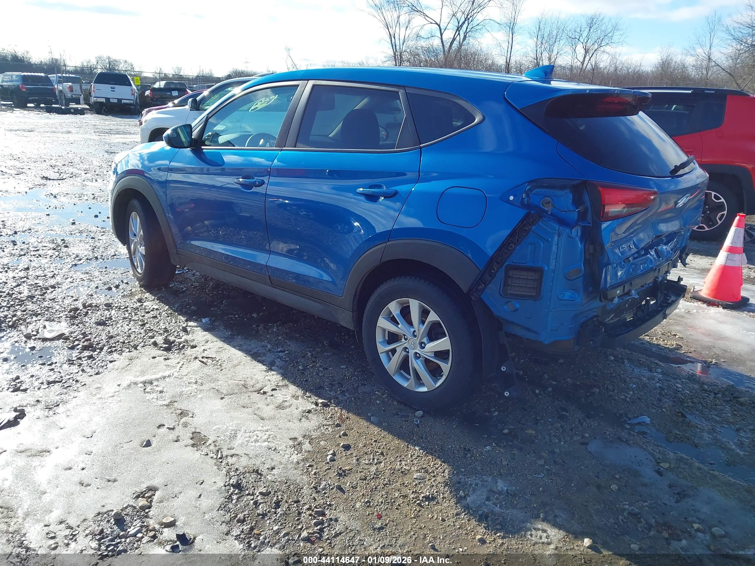 HYUNDAI TUCSON image 3