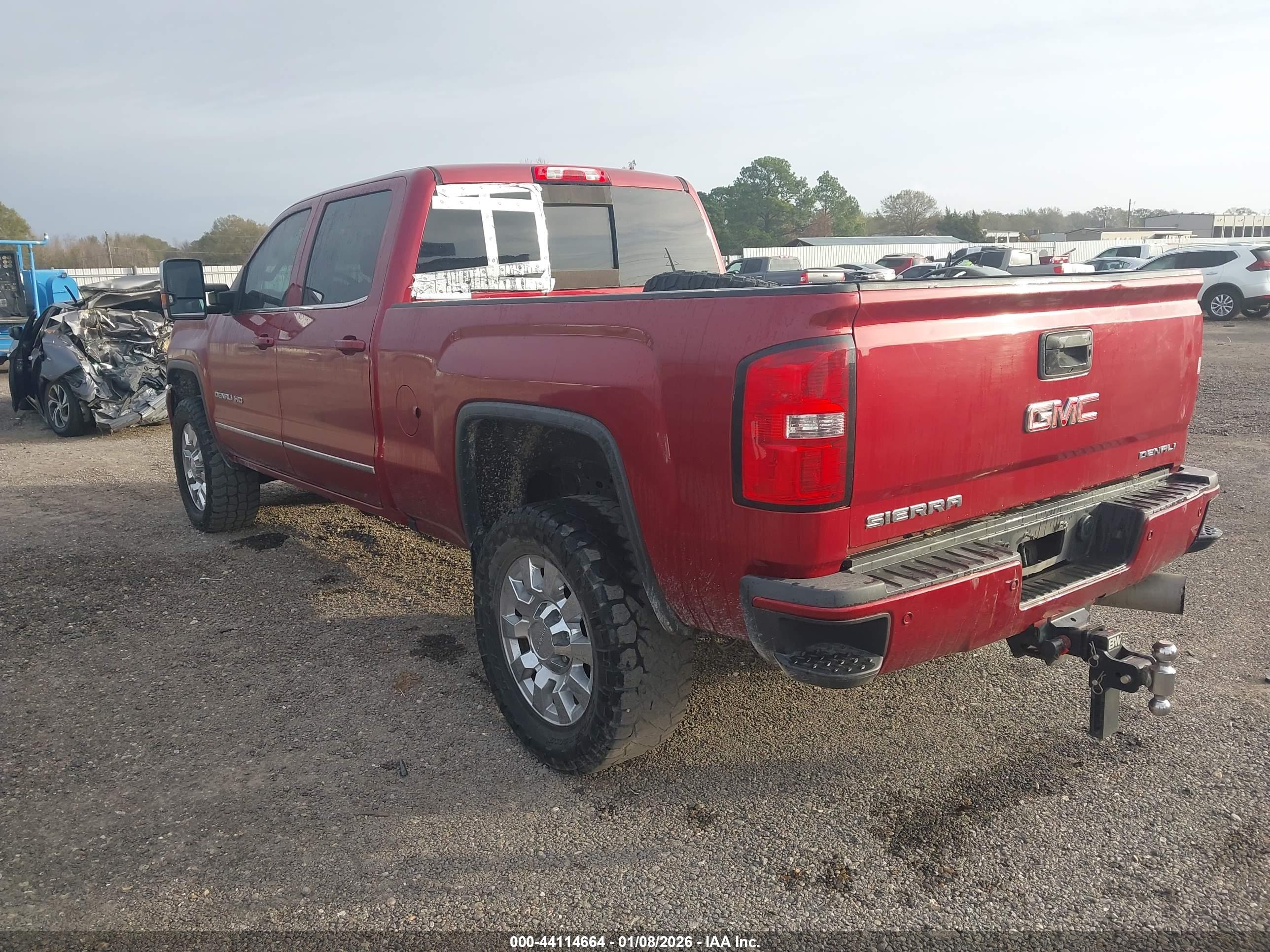 GMC SIERRA image 3