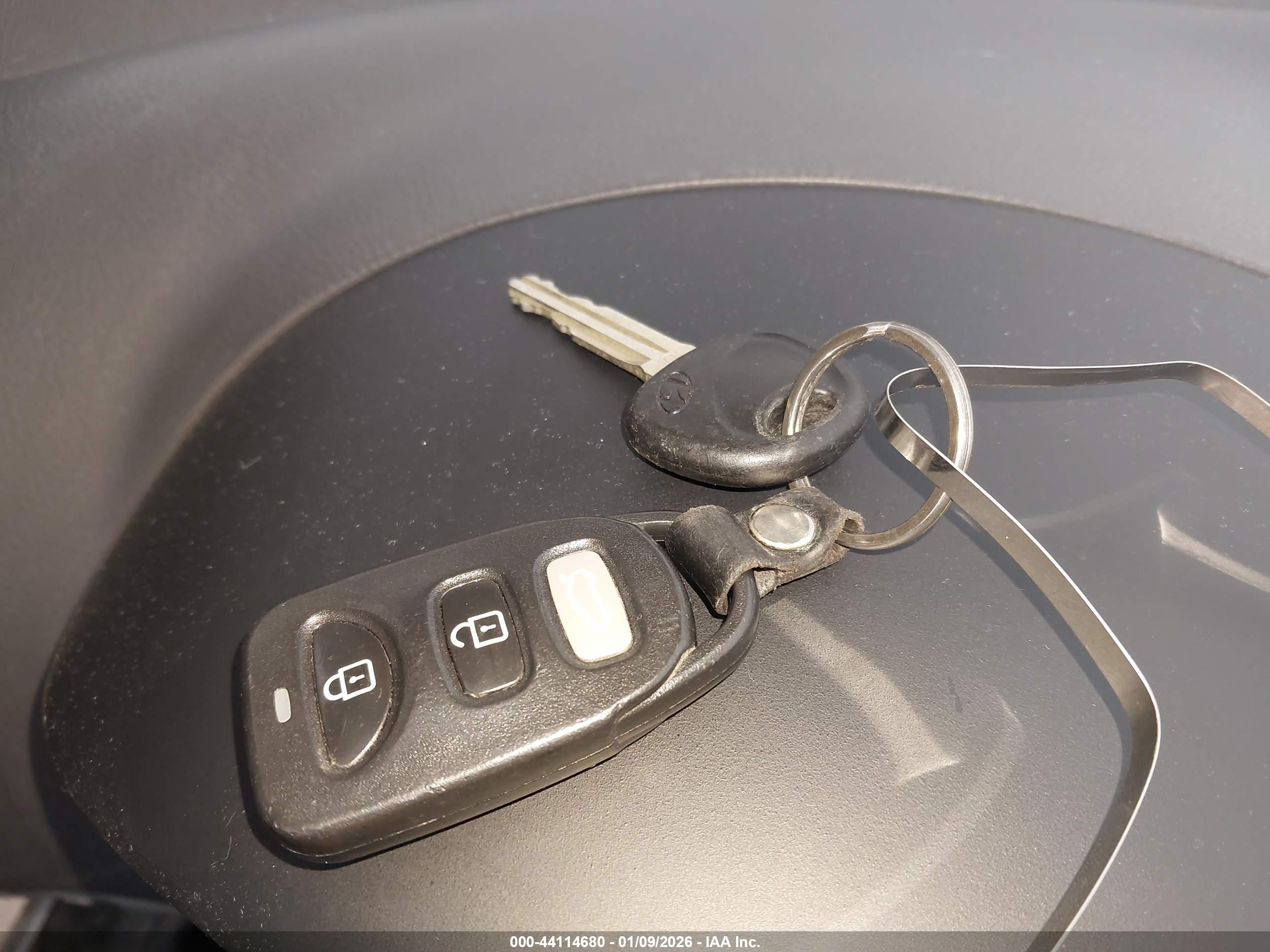 HYUNDAI ELANTRA image 11