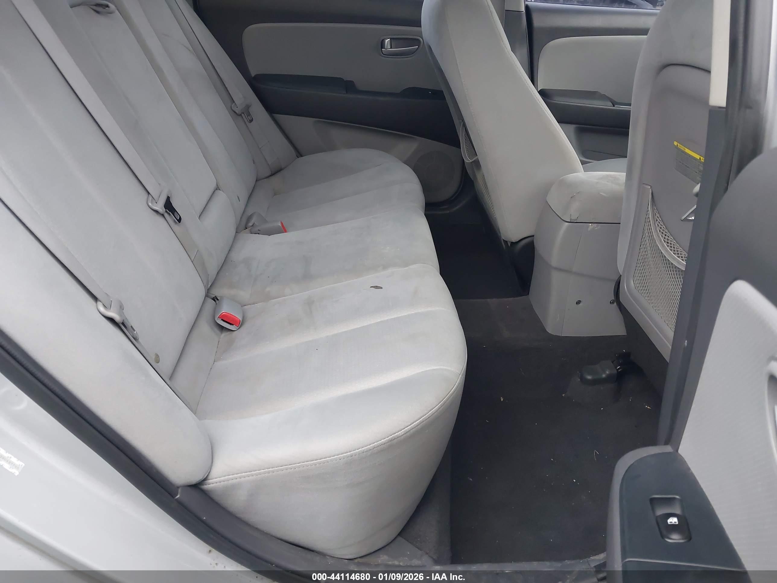HYUNDAI ELANTRA image 8
