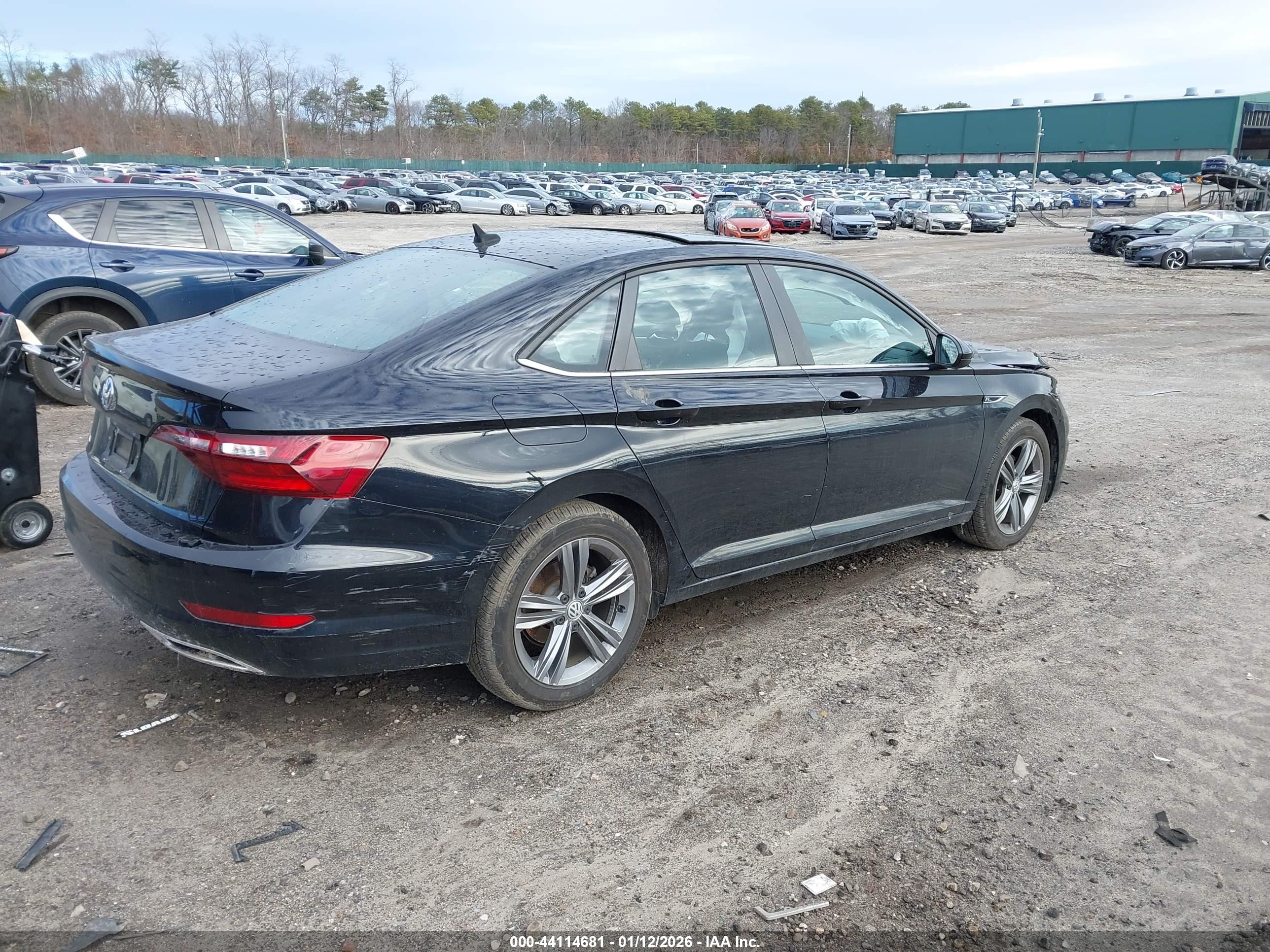 VOLKSWAGEN JETTA image 4
