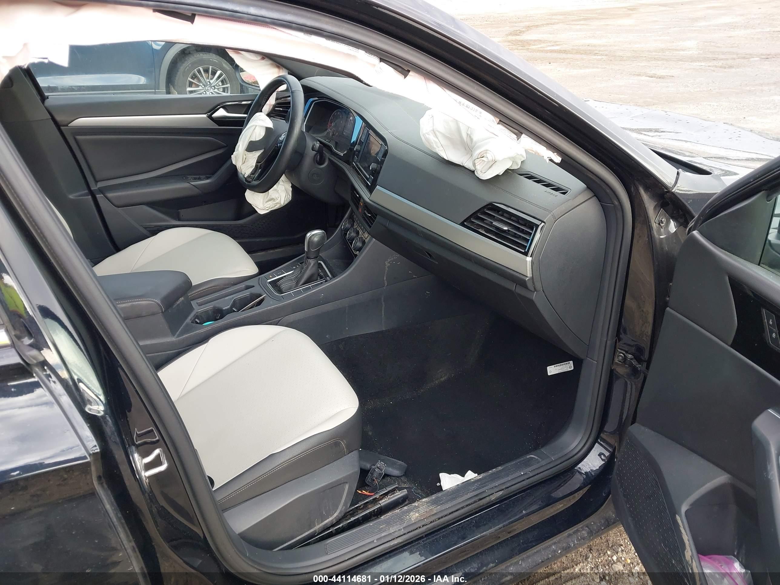 VOLKSWAGEN JETTA image 5