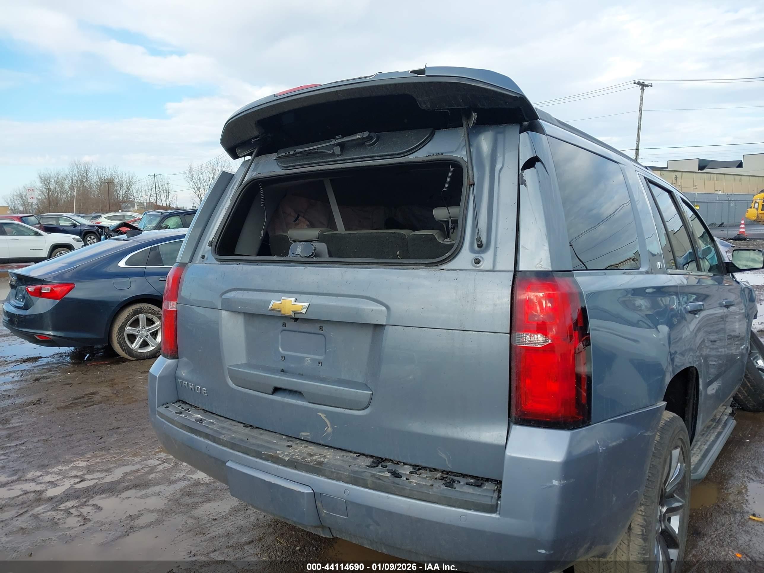 CHEVROLET TAHOE image 6