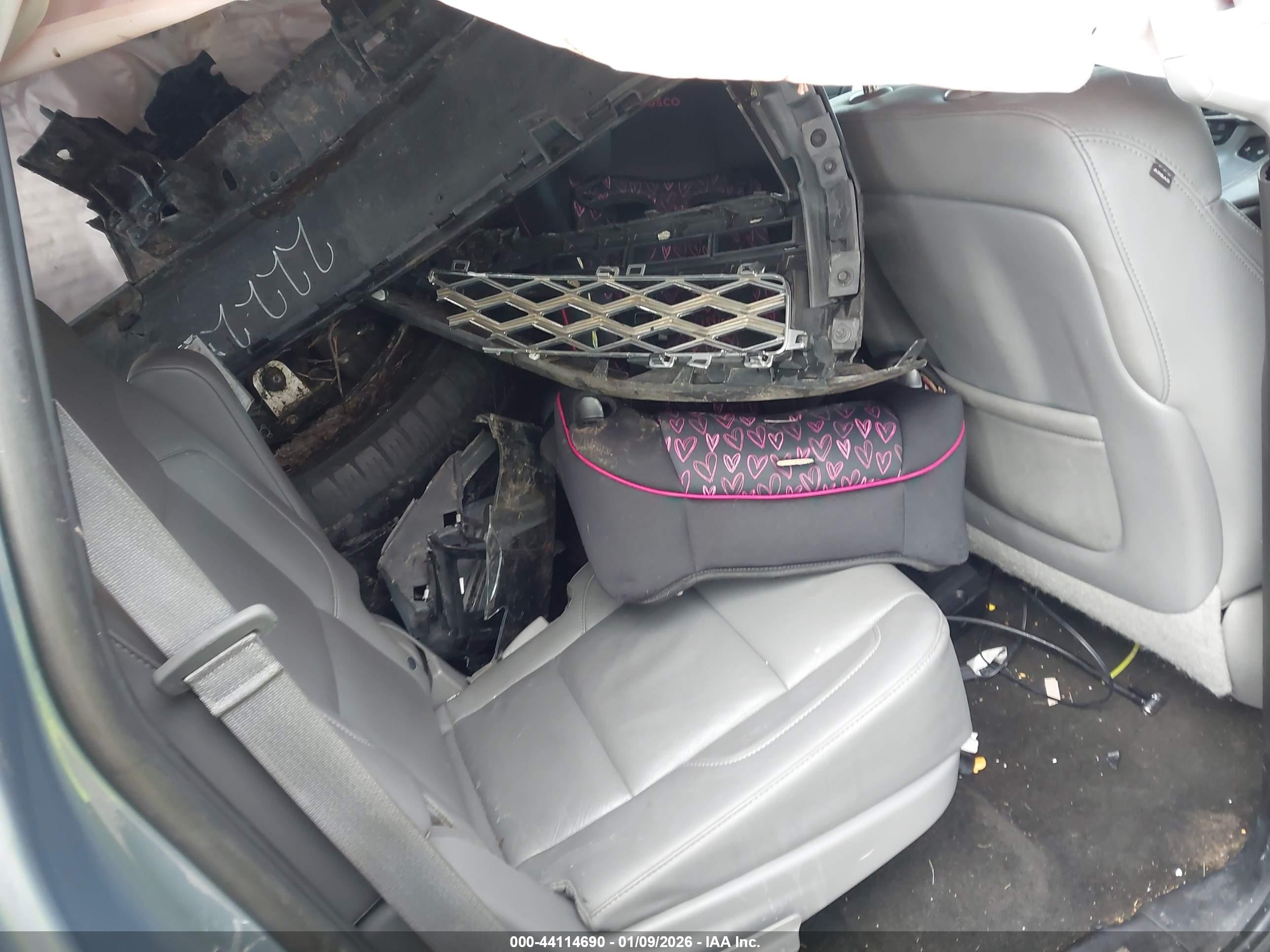 CHEVROLET TAHOE image 8