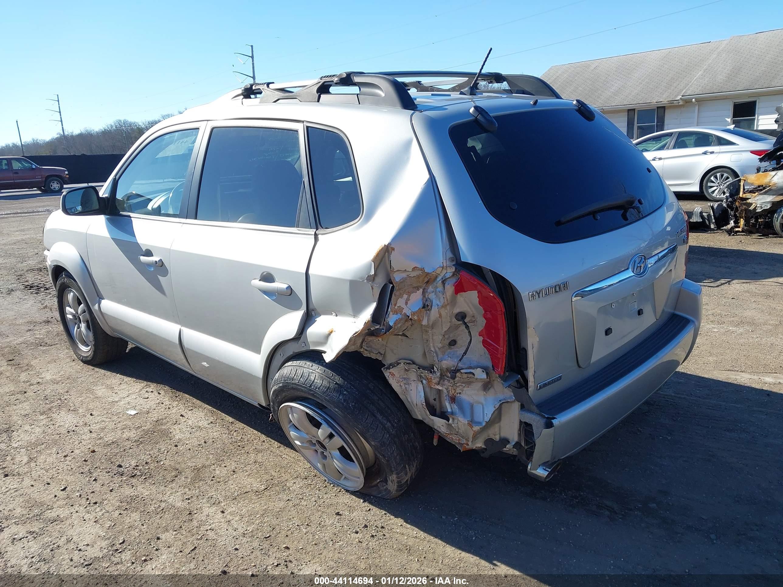 HYUNDAI TUCSON image 3