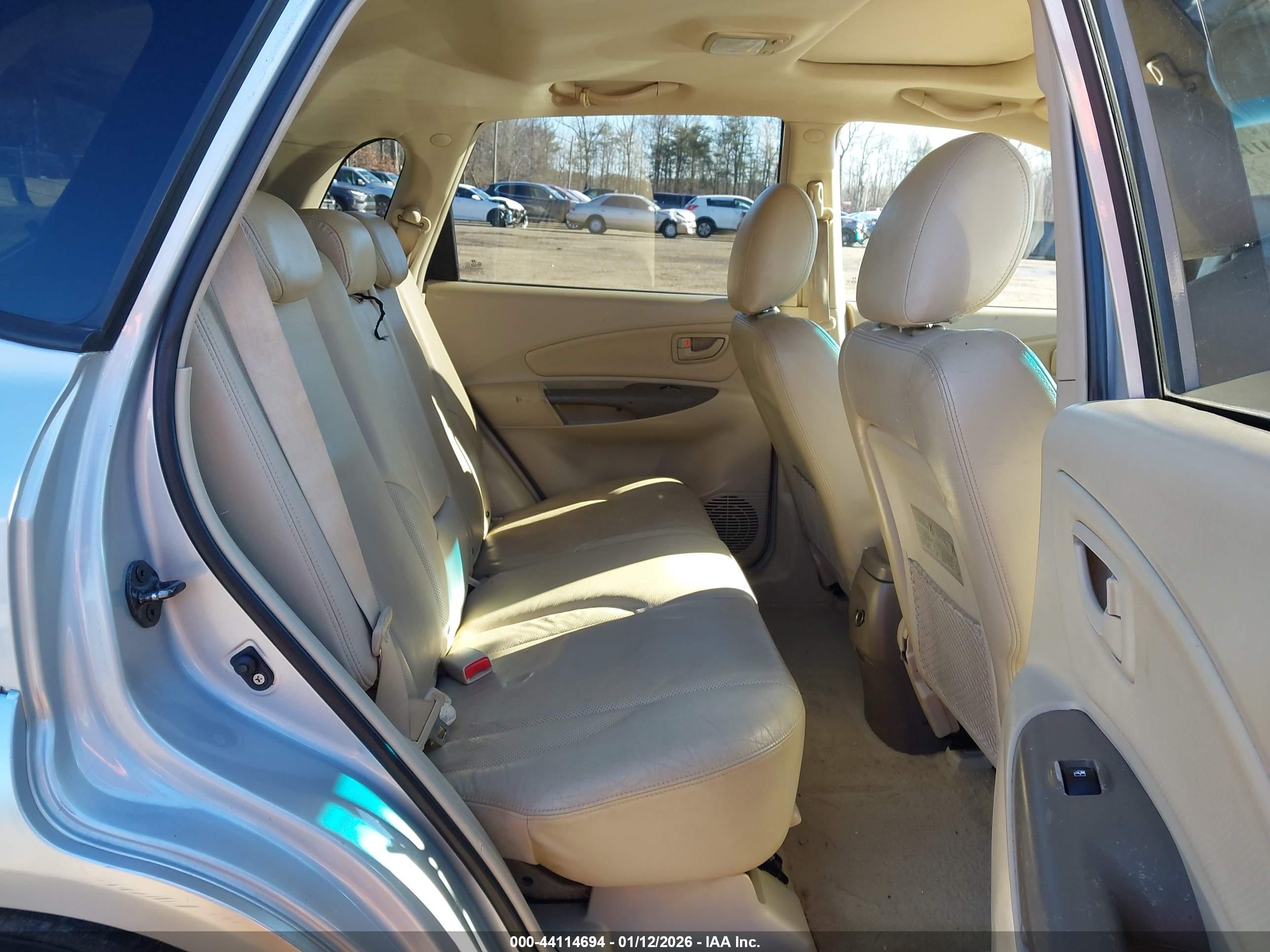 HYUNDAI TUCSON image 8