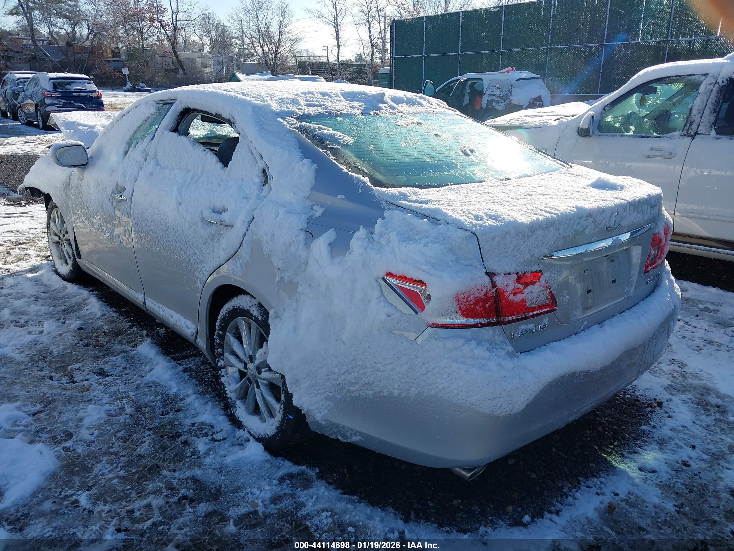 LEXUS ES image 3