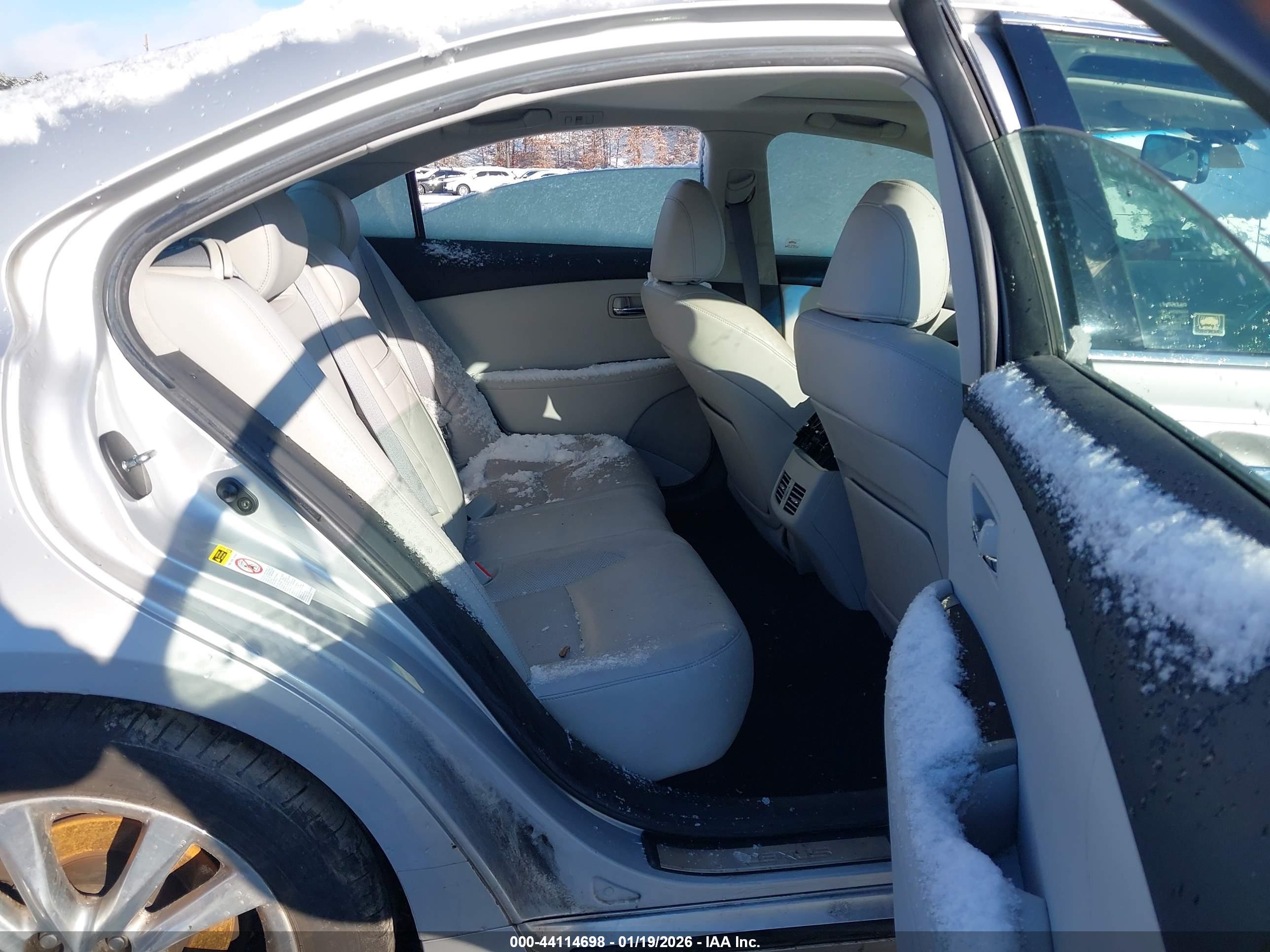 LEXUS ES image 8