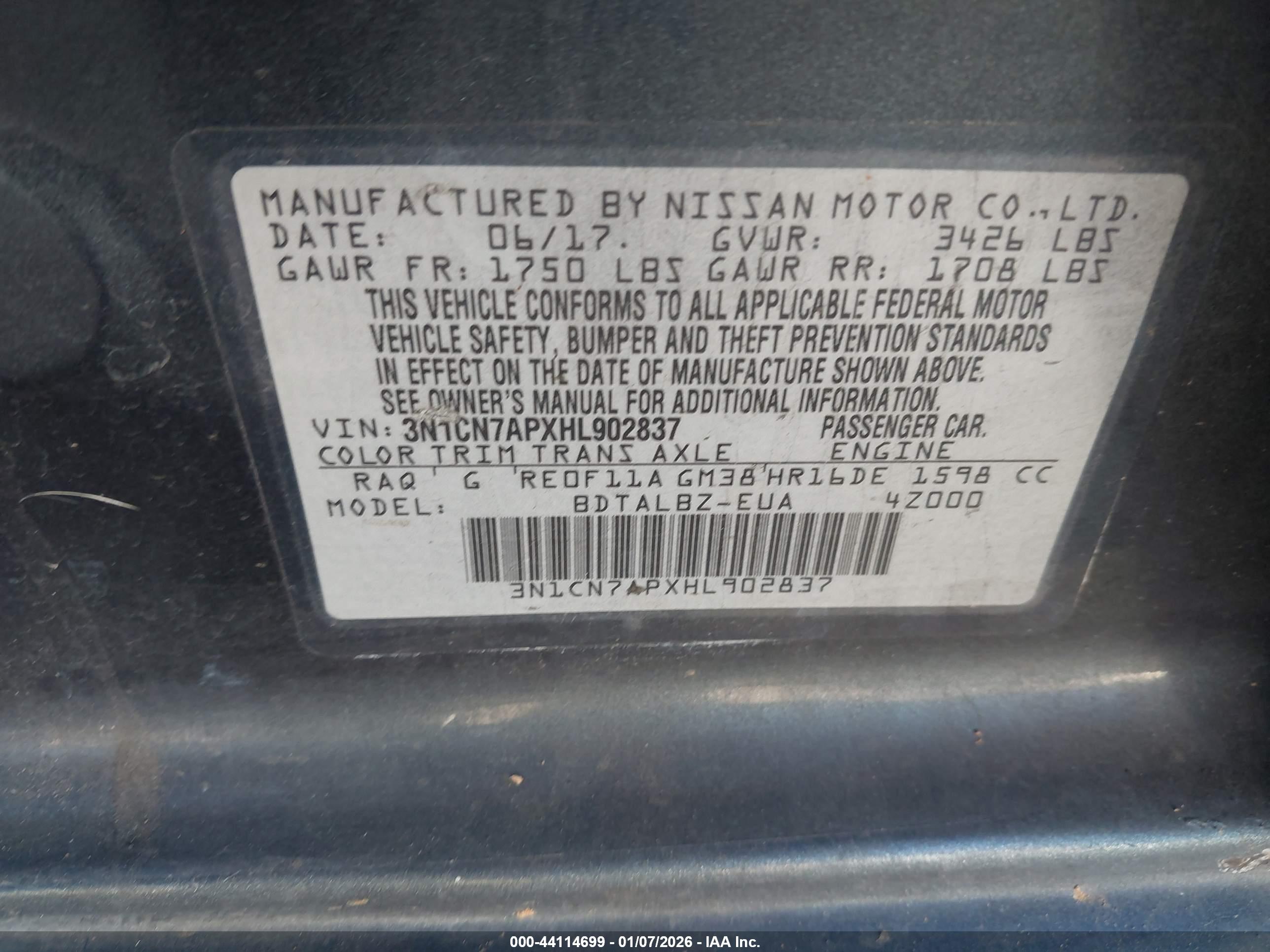 NISSAN VERSA image 9