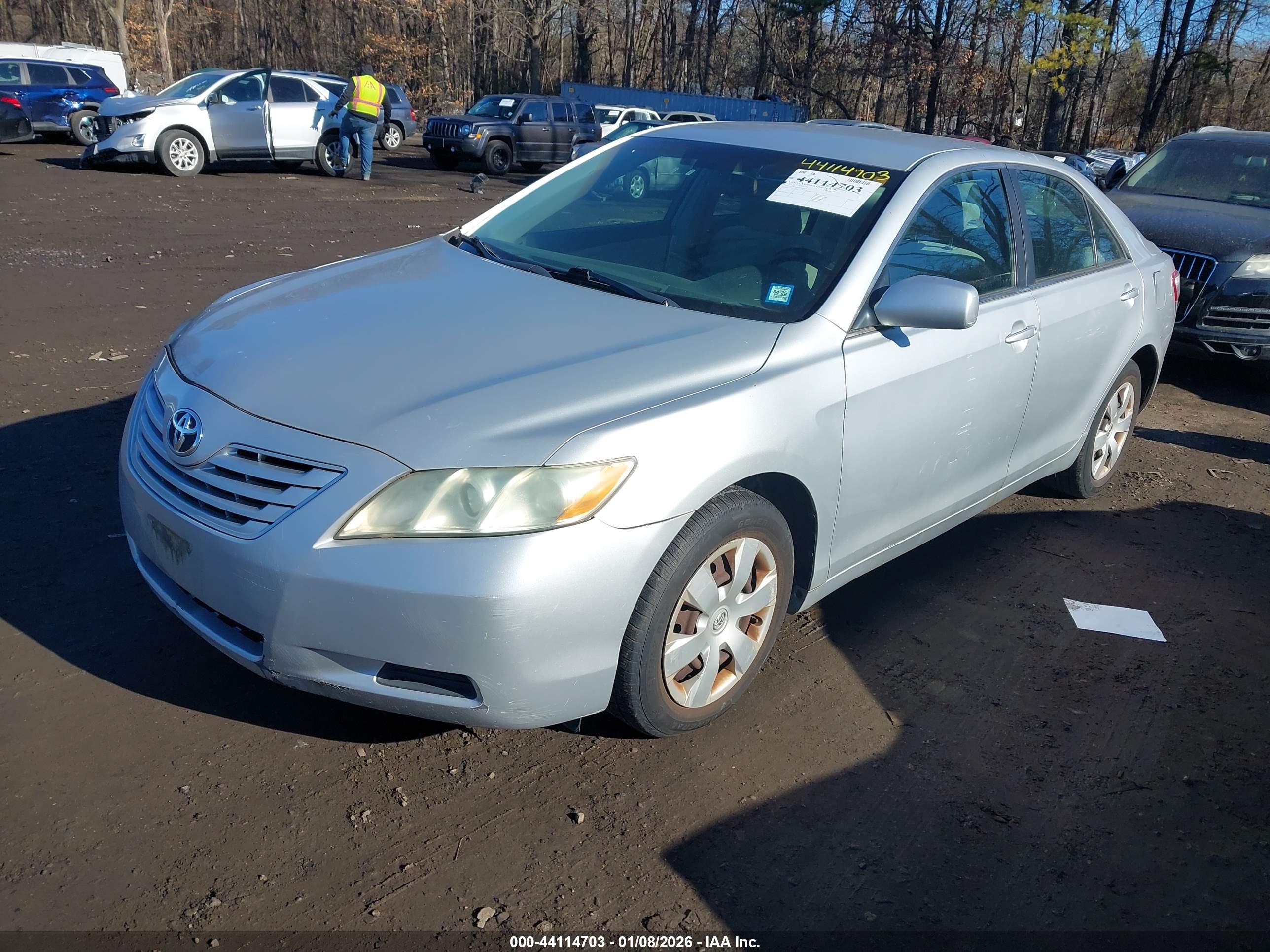 TOYOTA CAMRY image 2
