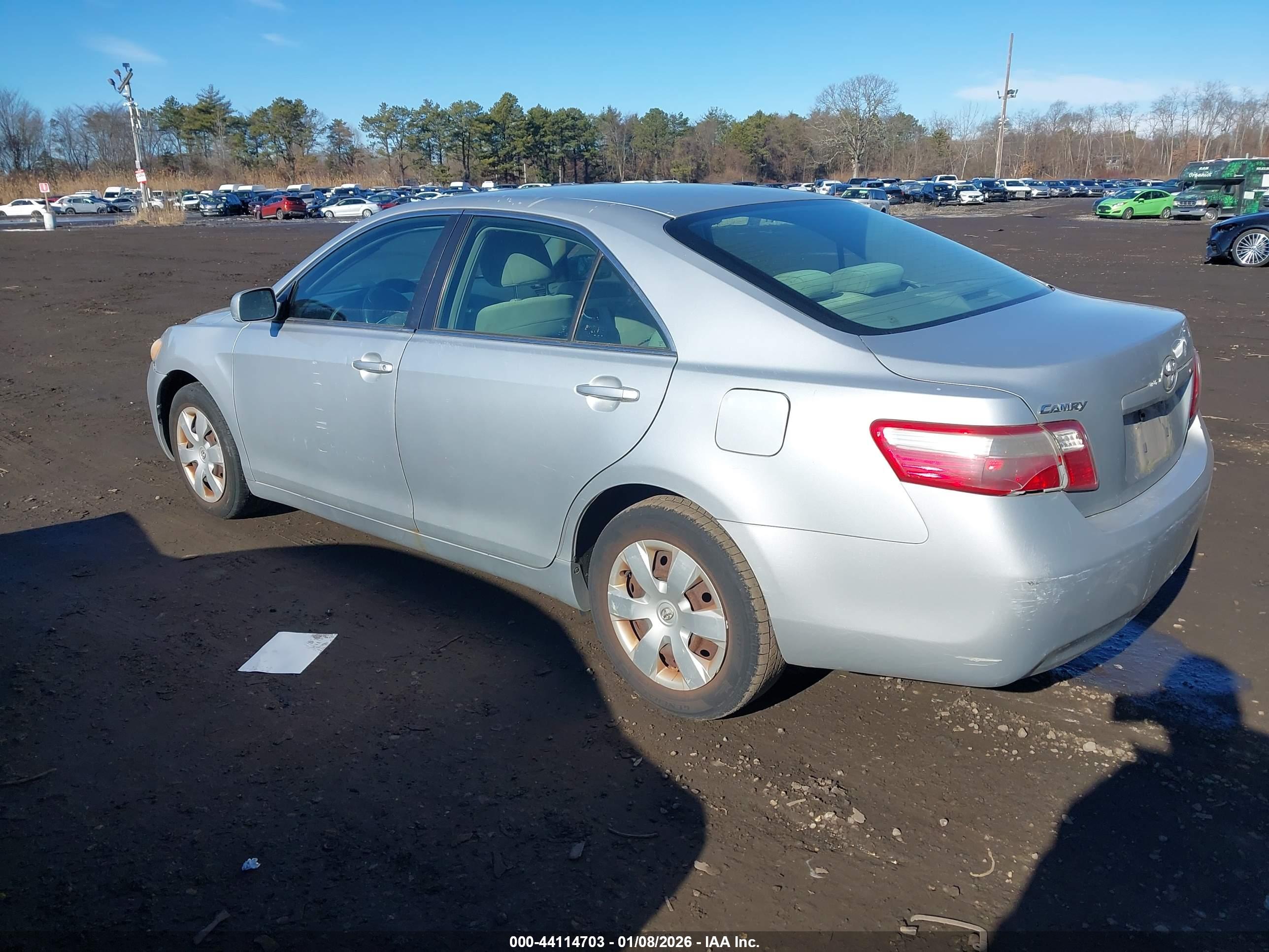 TOYOTA CAMRY image 3