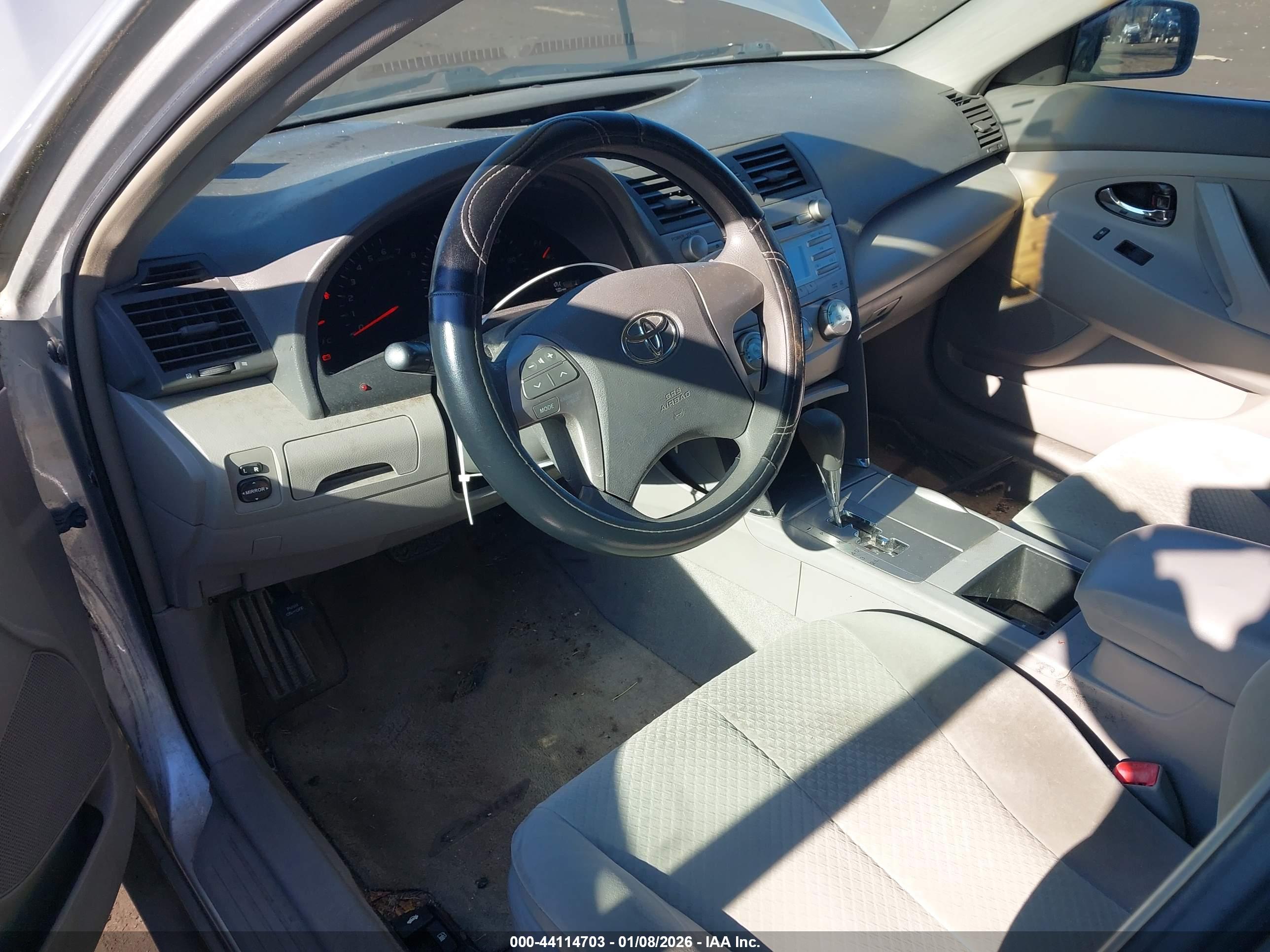 TOYOTA CAMRY image 5