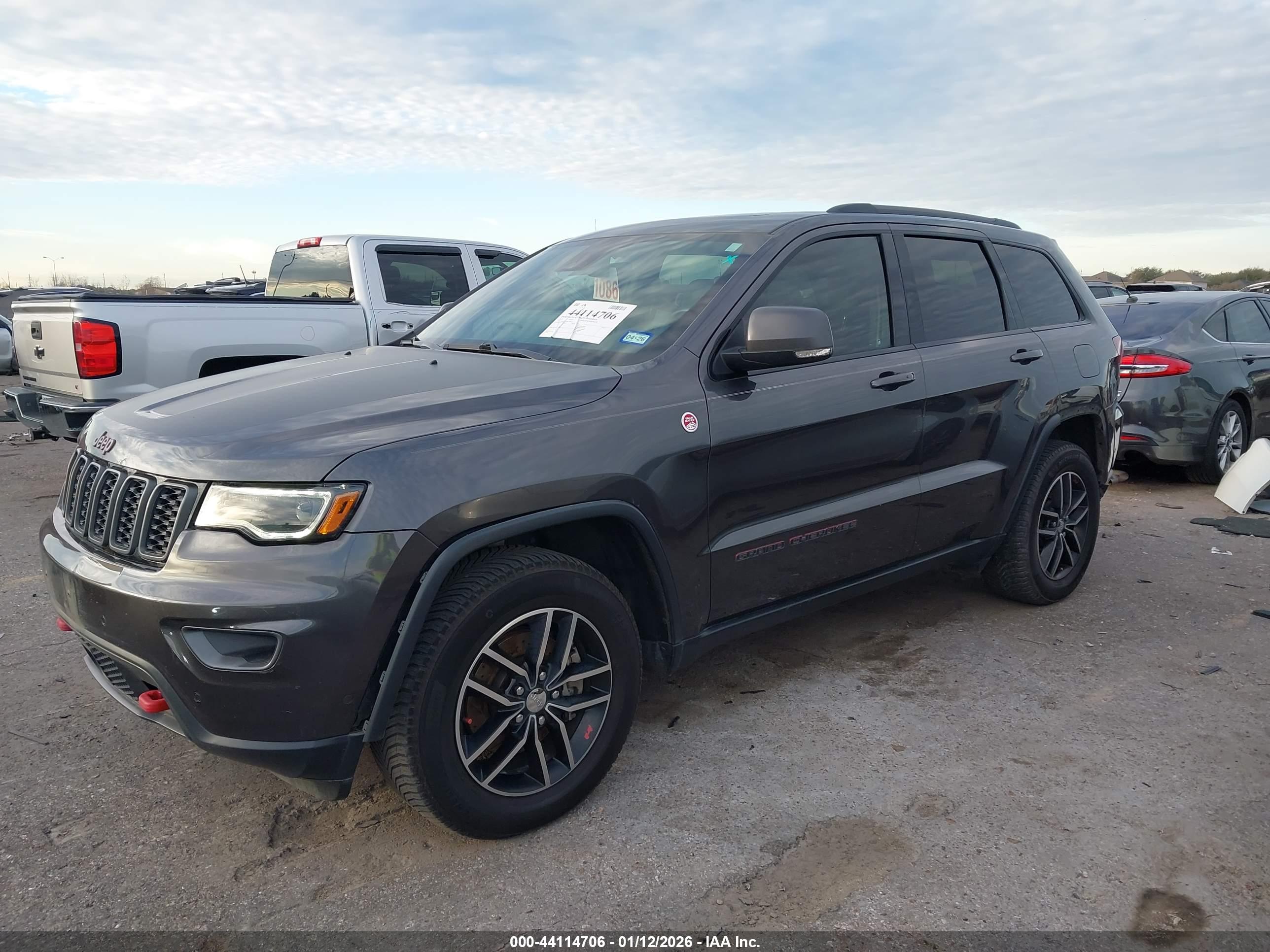 JEEP GRAND image 2