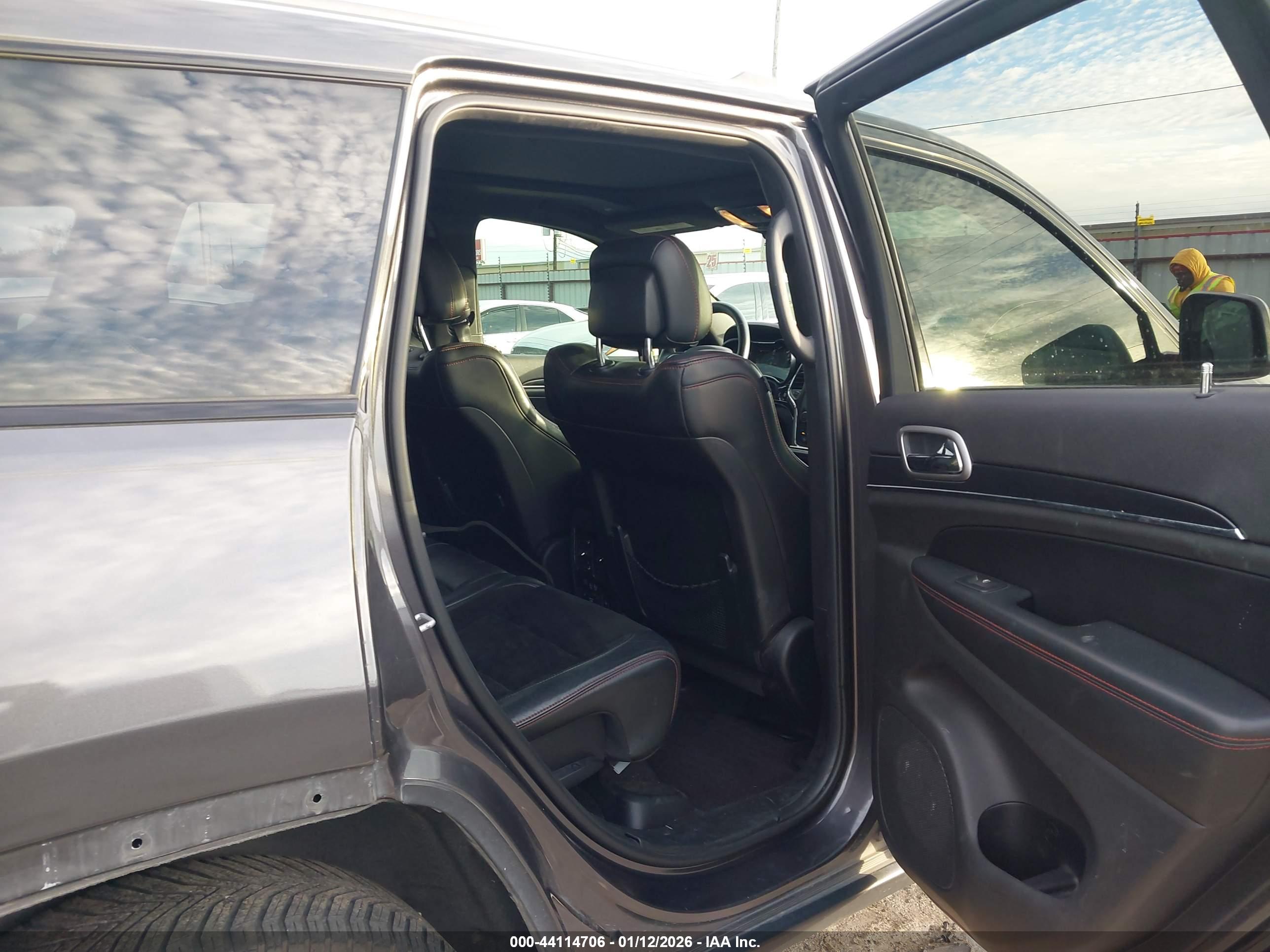 JEEP GRAND image 8